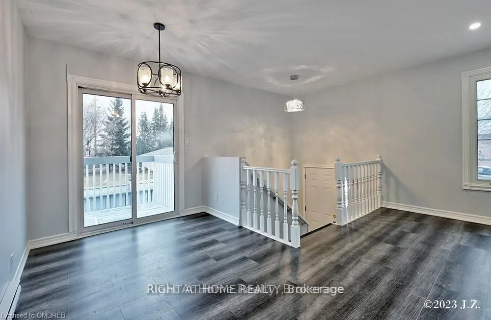 839 Mountain Ash Road W