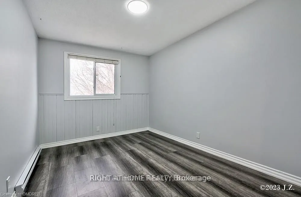 839 Mountain Ash Road W