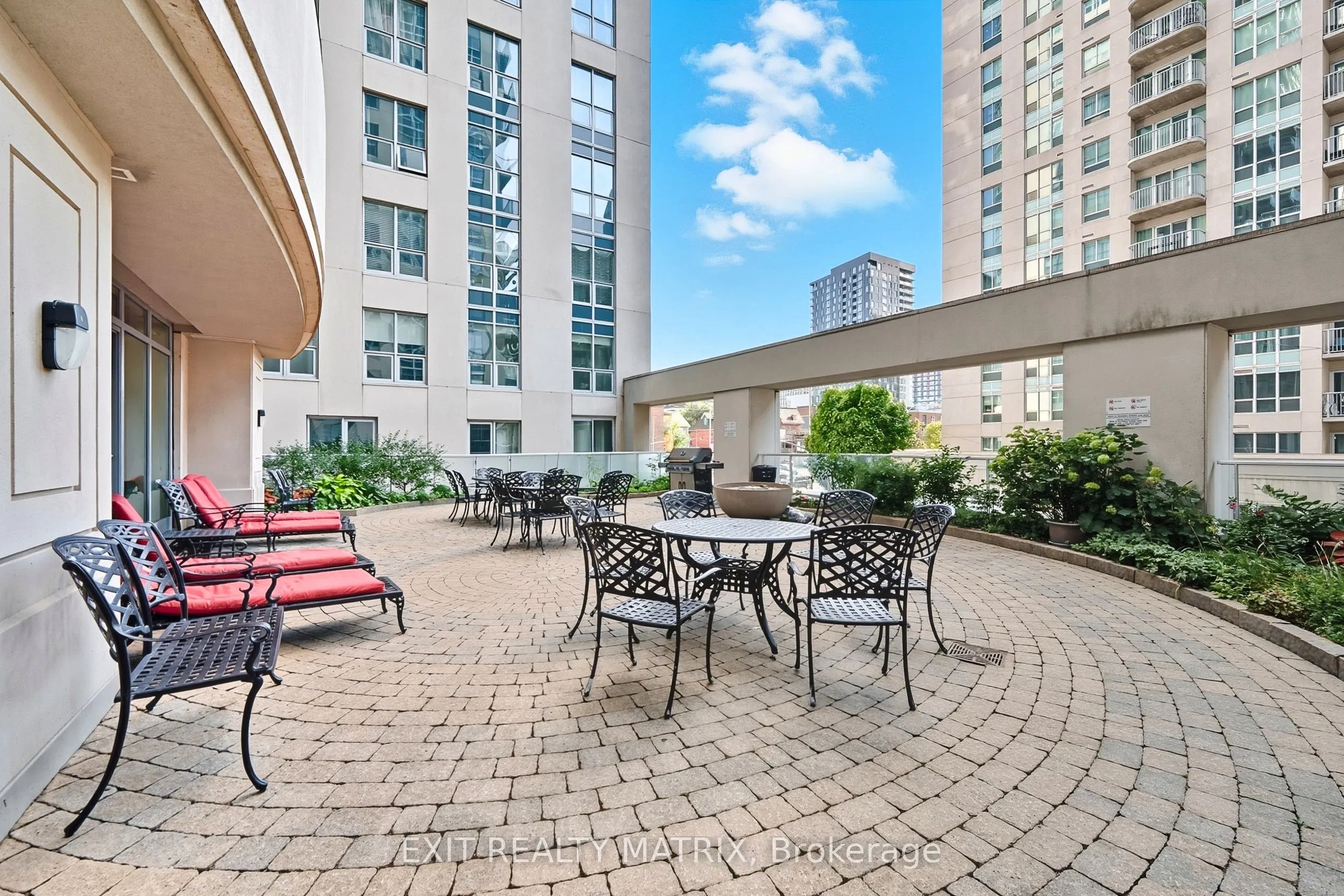 195 Besserer Street, #2803