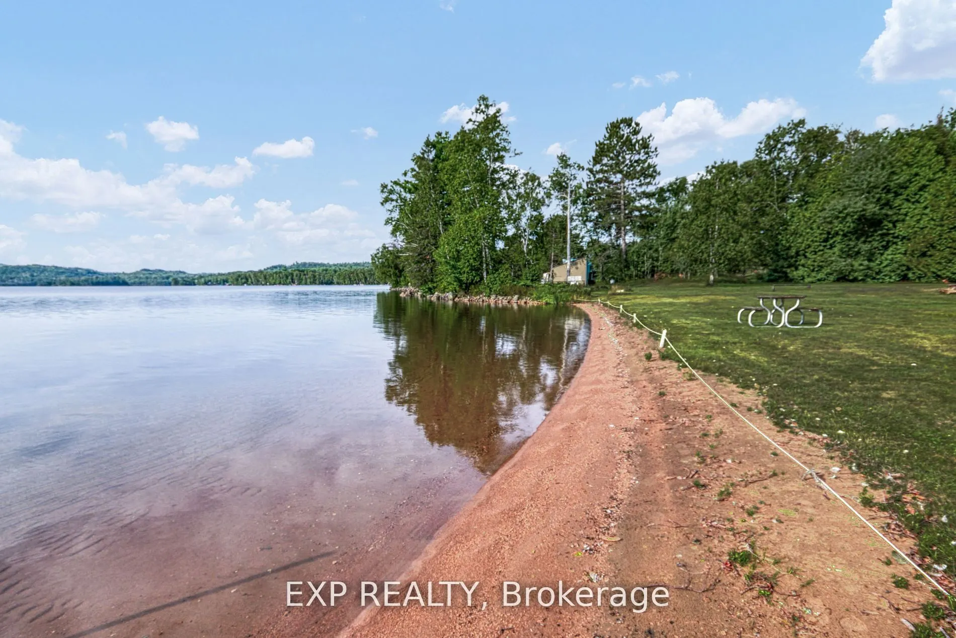 725 Lochhead Drive