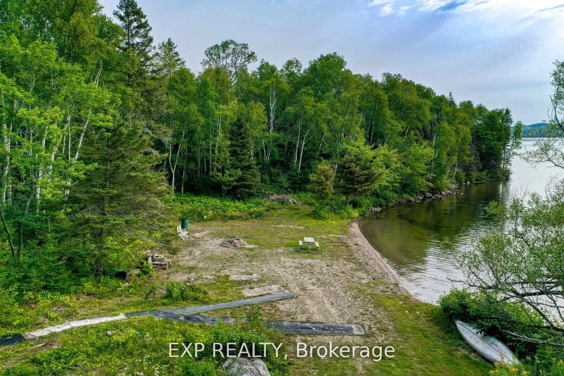 725 Lochhead Drive