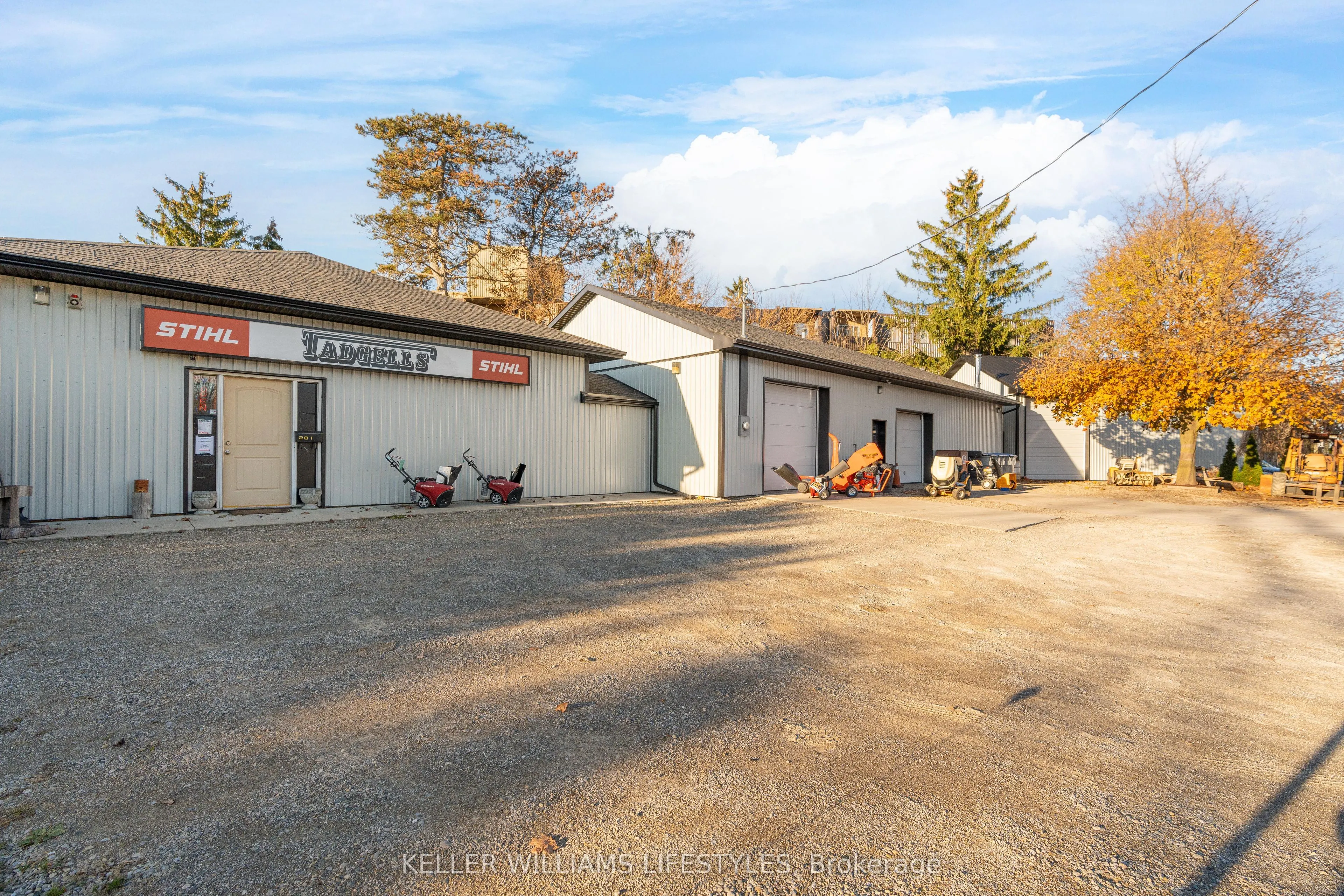 281 Metcalfe Street W