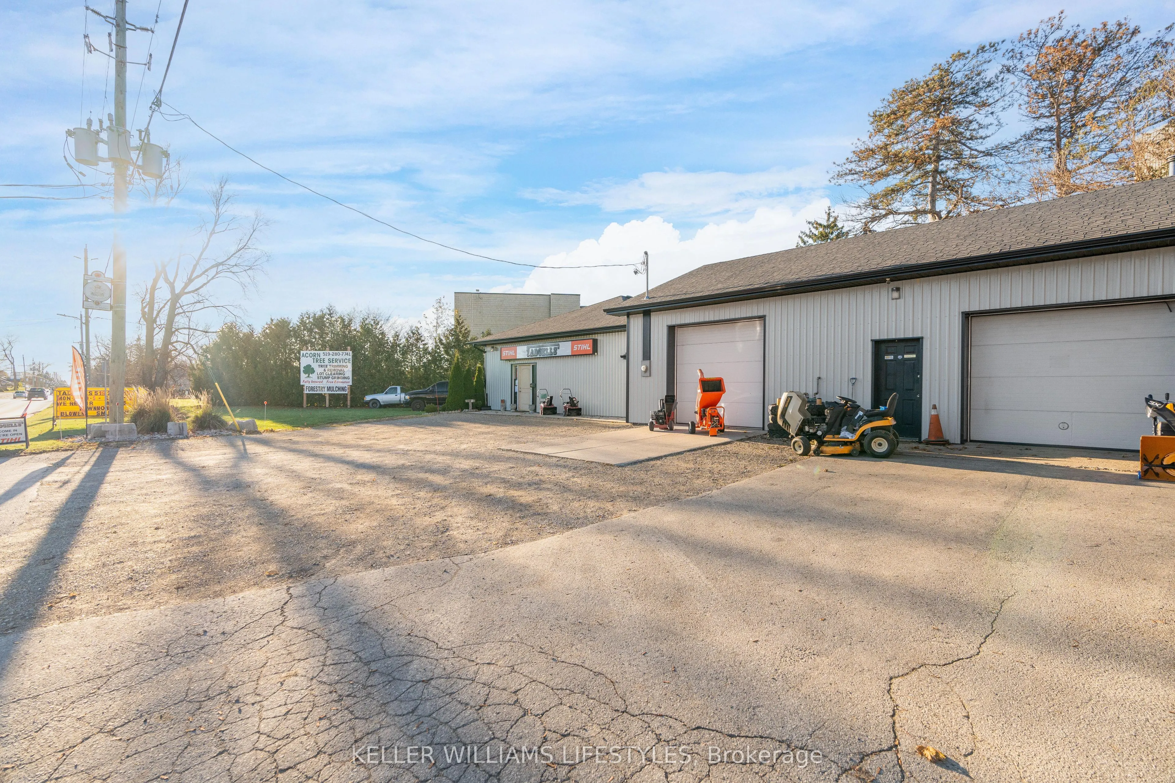 281 Metcalfe Street W