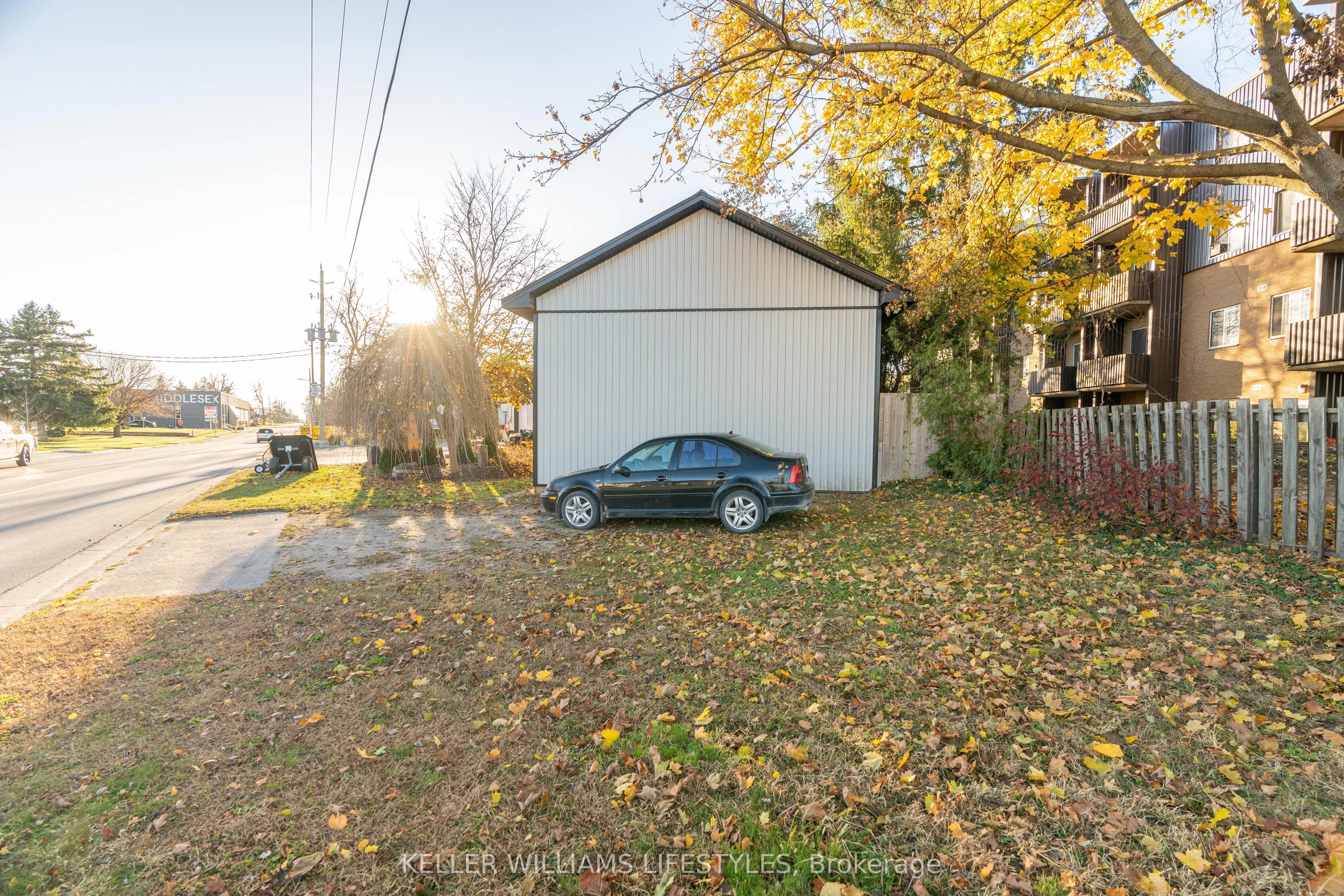 281 Metcalfe Street W