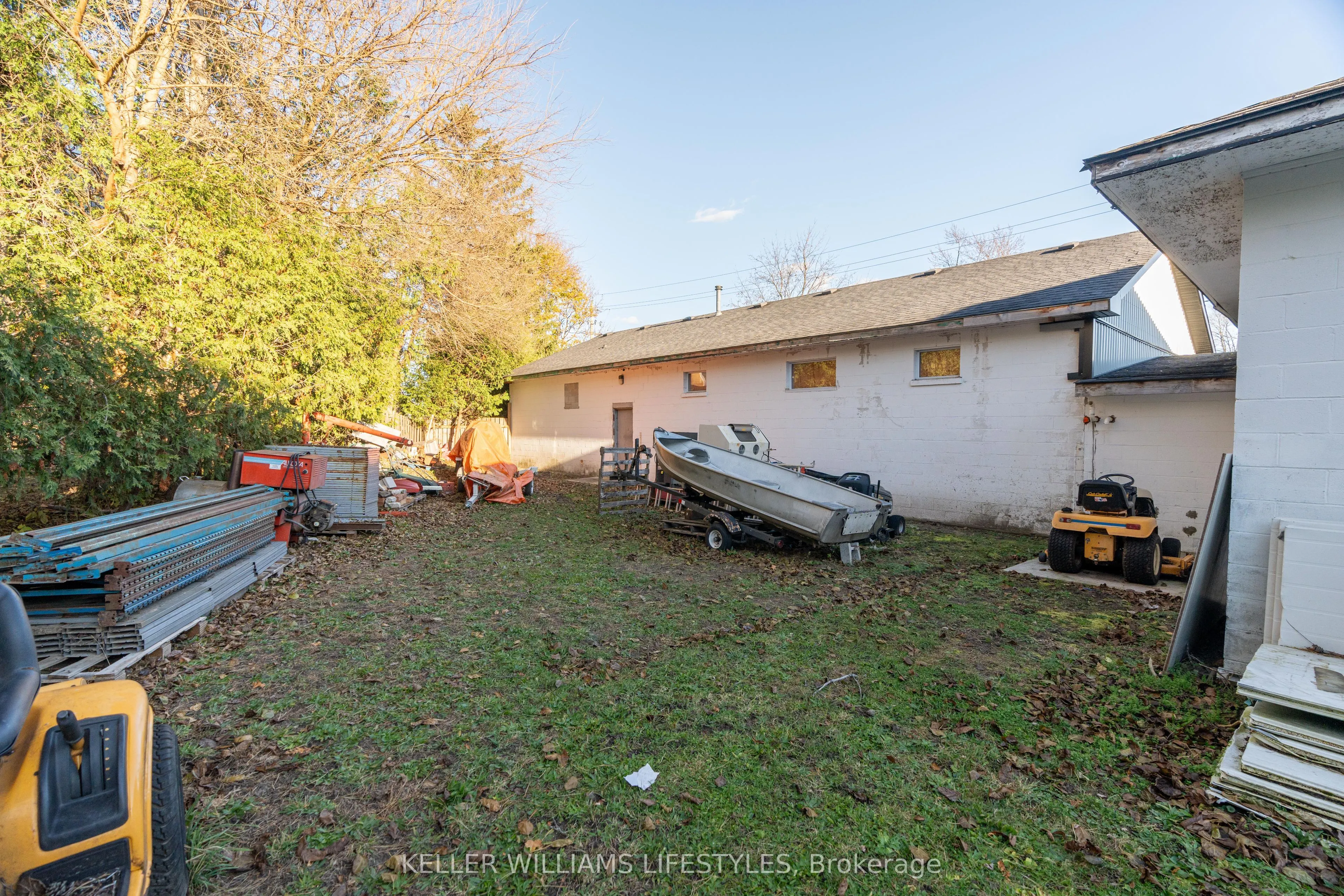 281 Metcalfe Street W