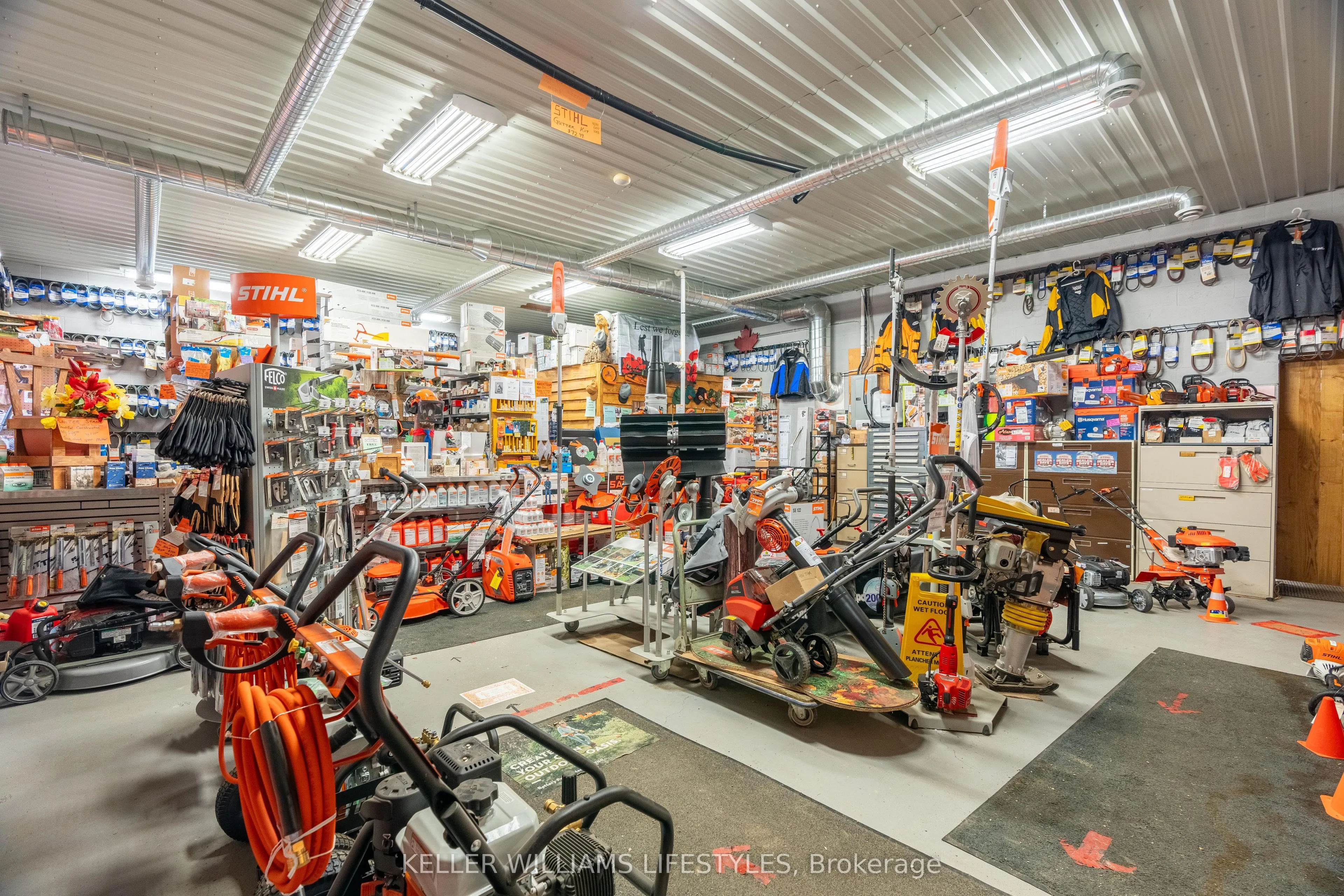 281 Metcalfe Street W
