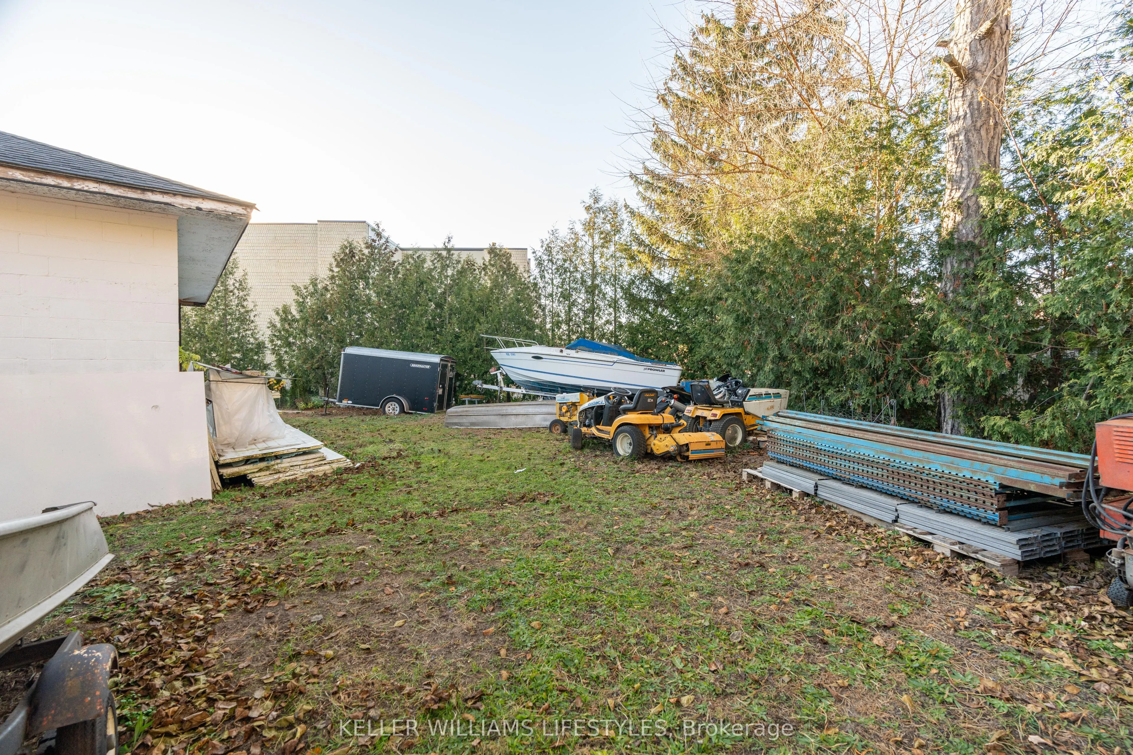 281 Metcalfe Street W