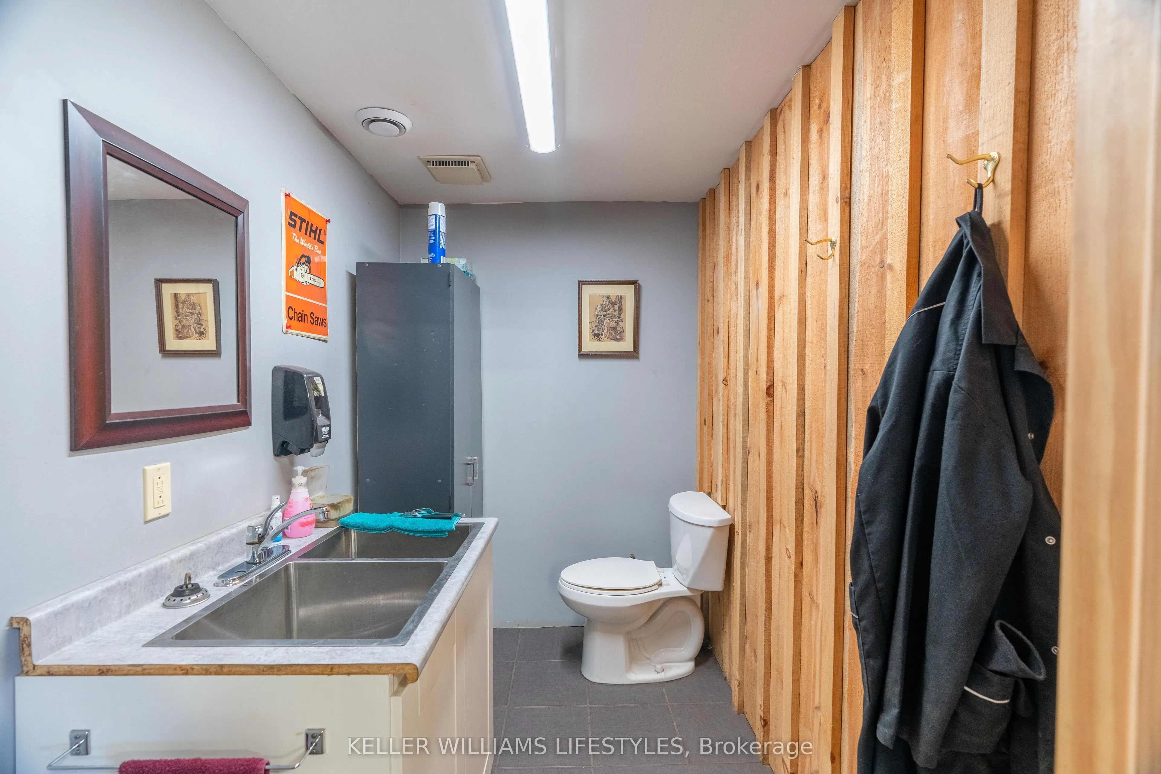 281 Metcalfe Street W