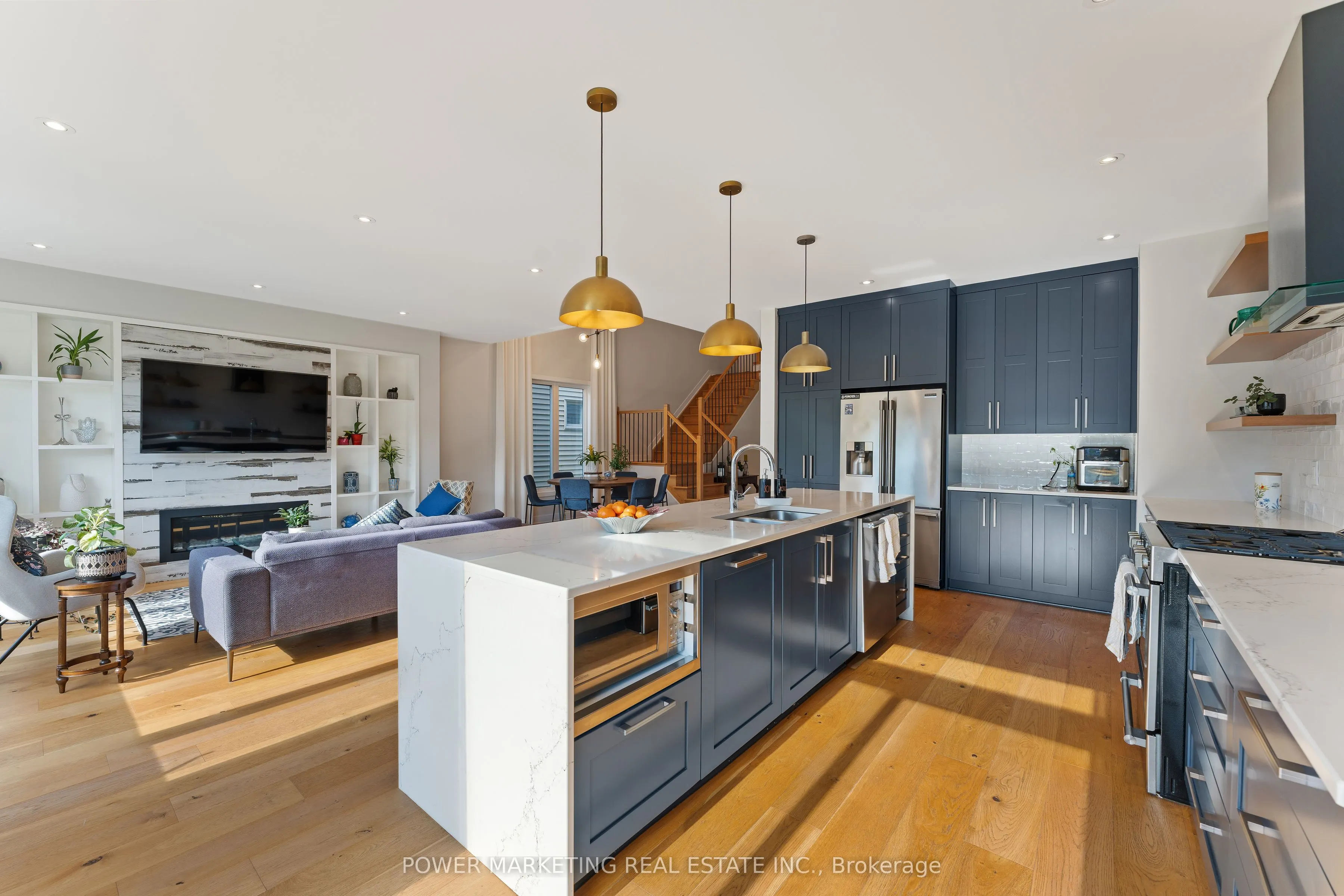 537 Compass Street
