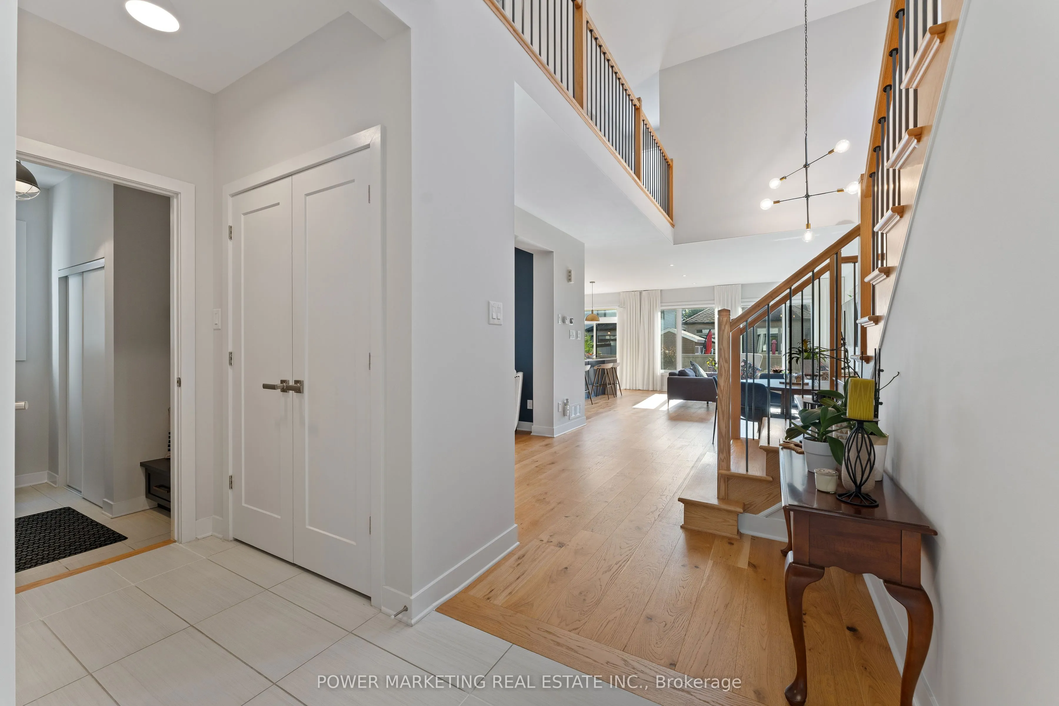 537 Compass Street