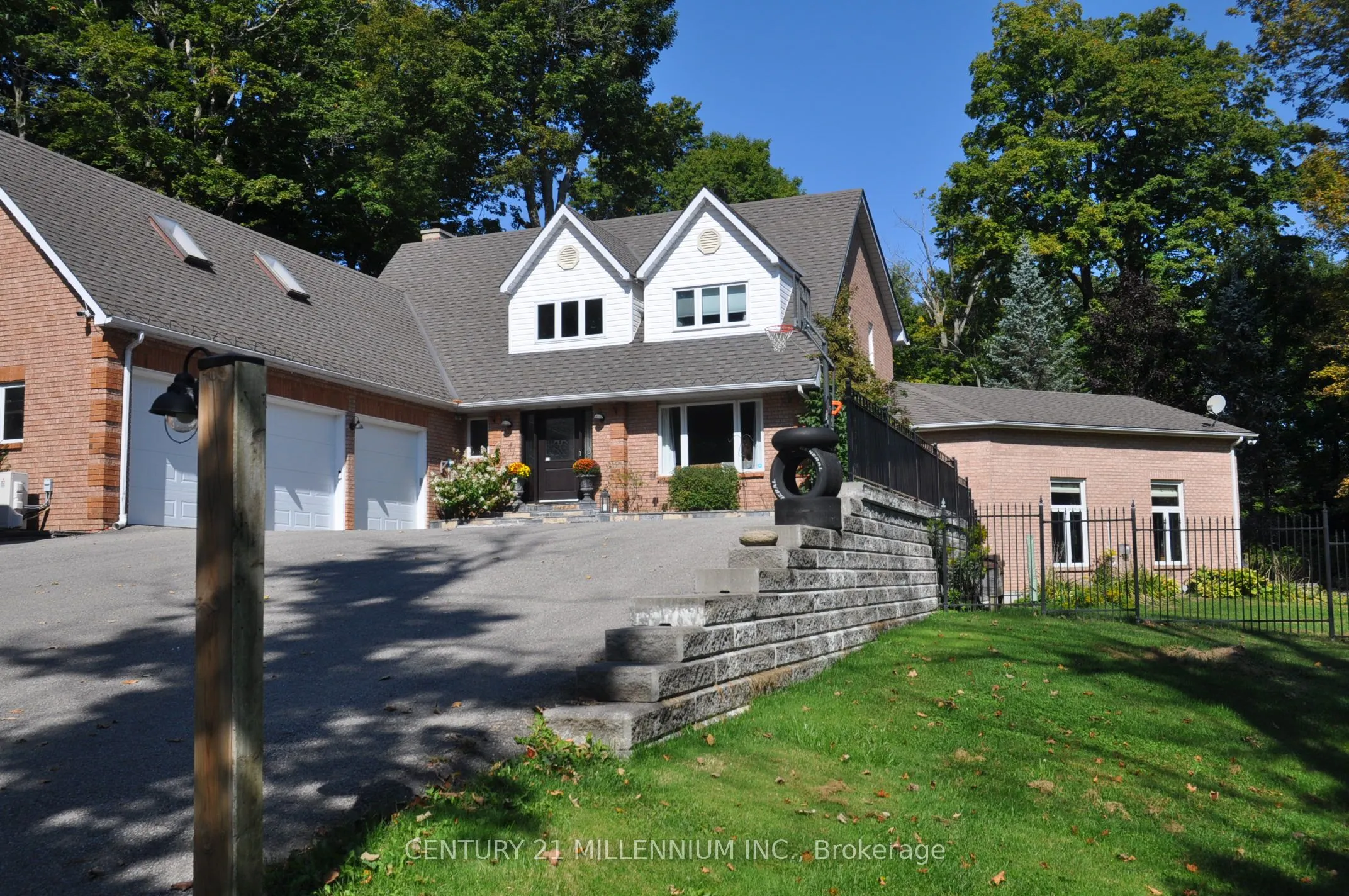 7 Erinwood Drive