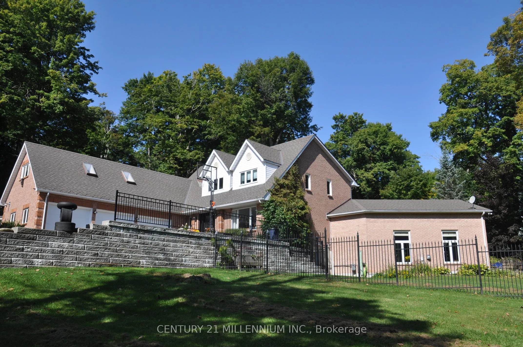 7 Erinwood Drive