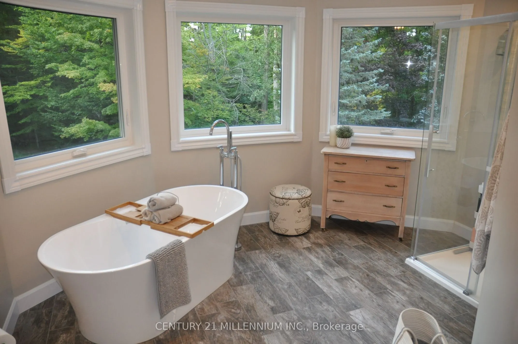 7 Erinwood Drive