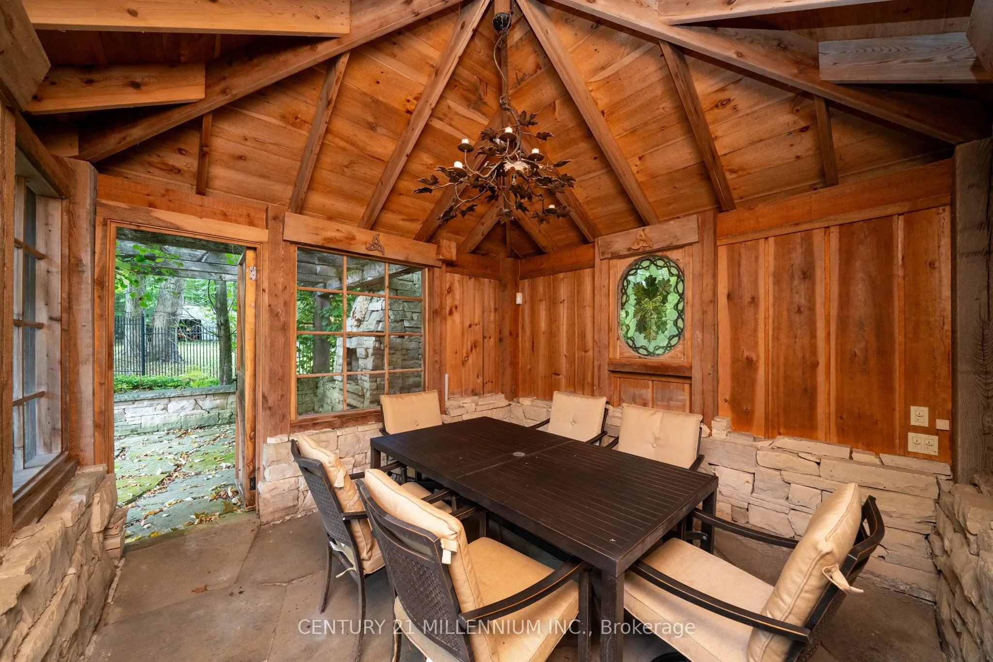 7 Erinwood Drive