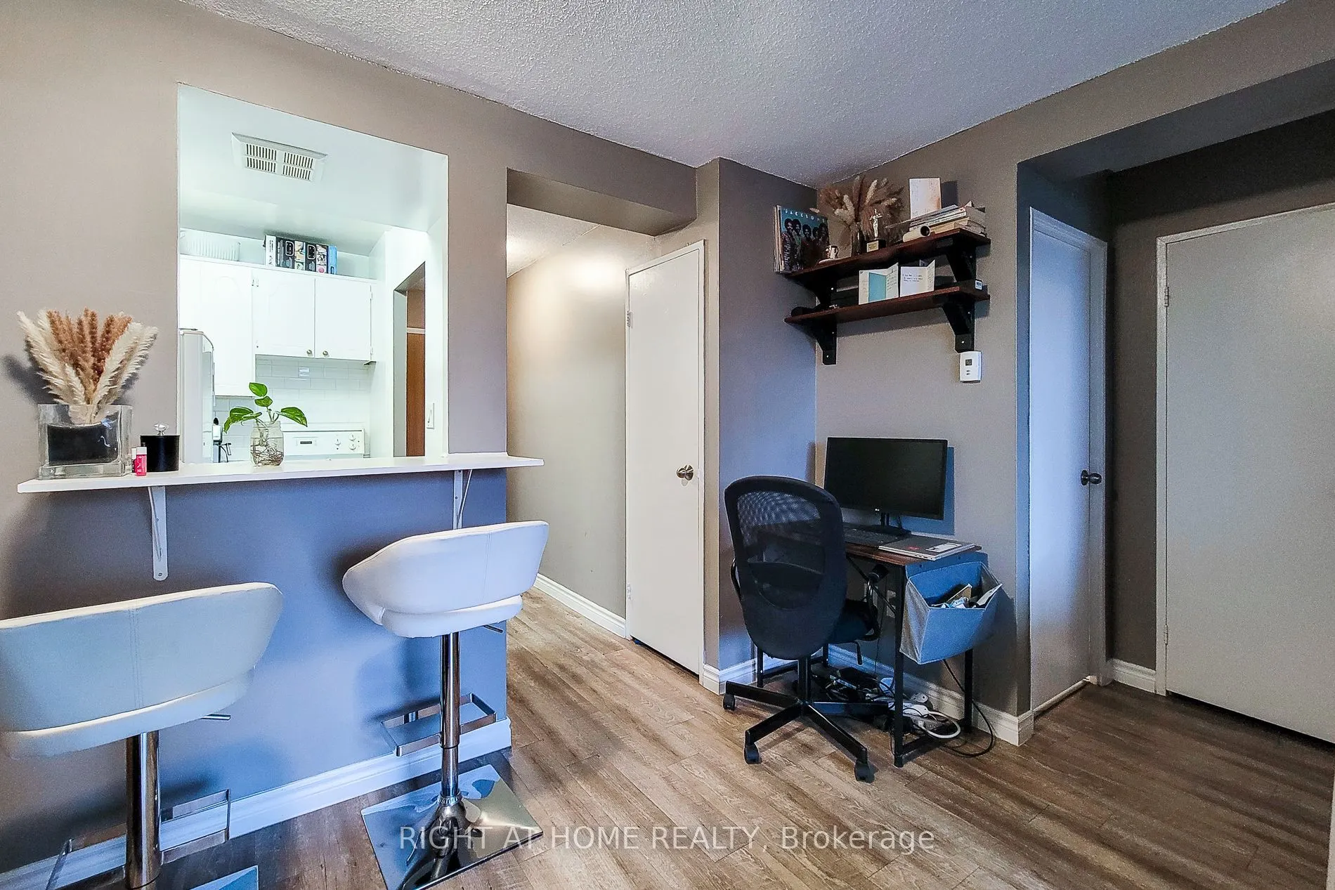 150 Charlton Avenue E, #601
