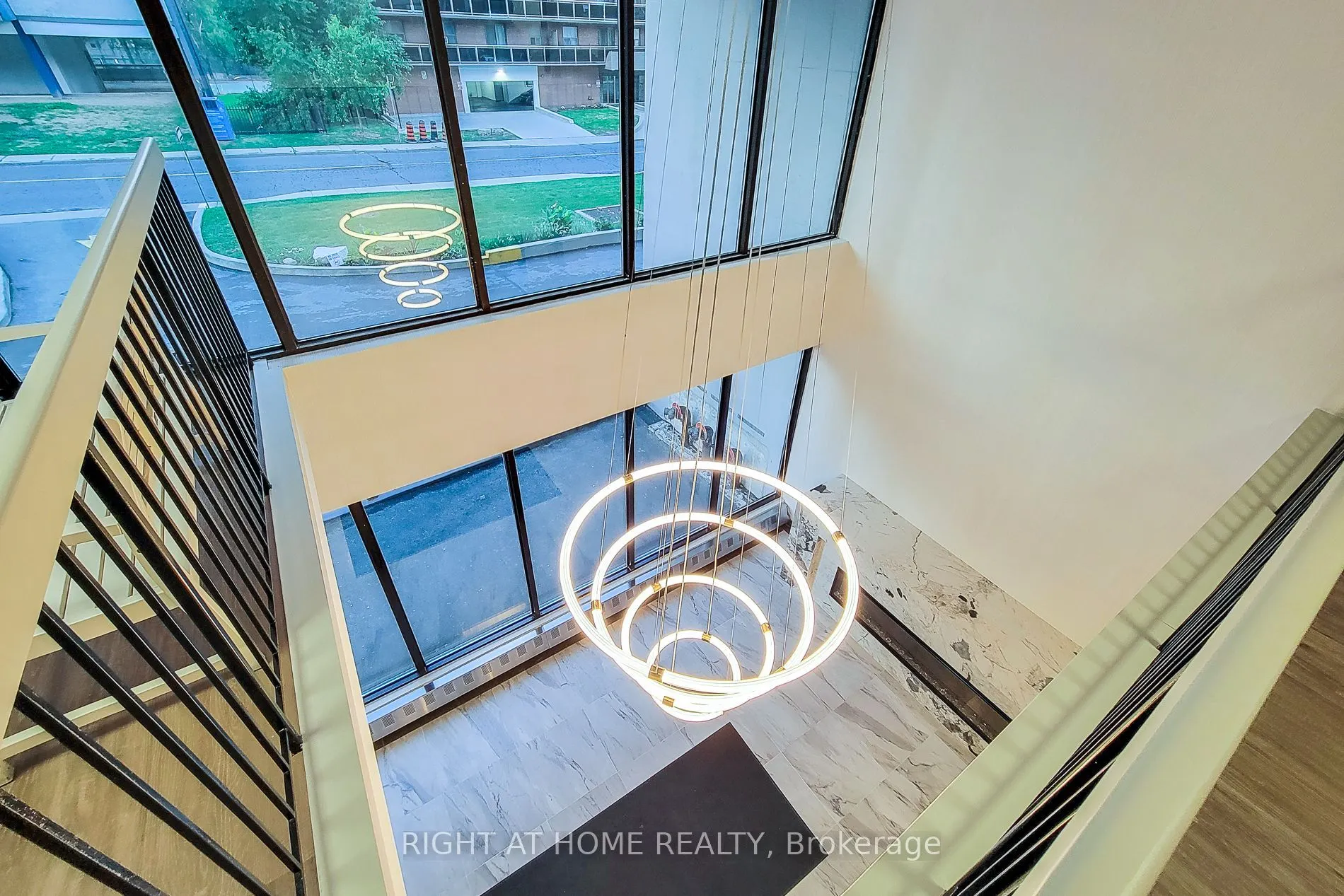 150 Charlton Avenue E, #601