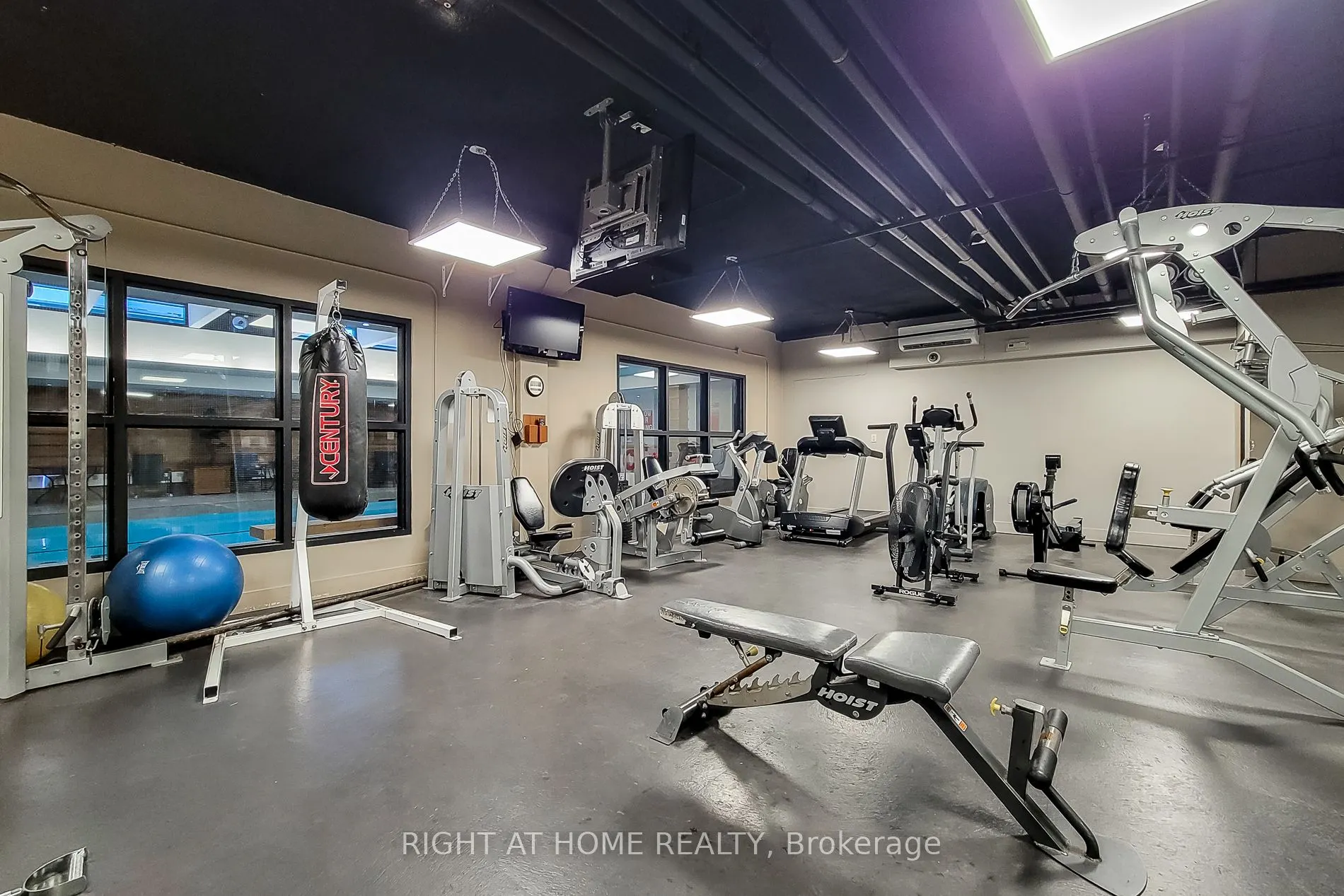150 Charlton Avenue E, #601
