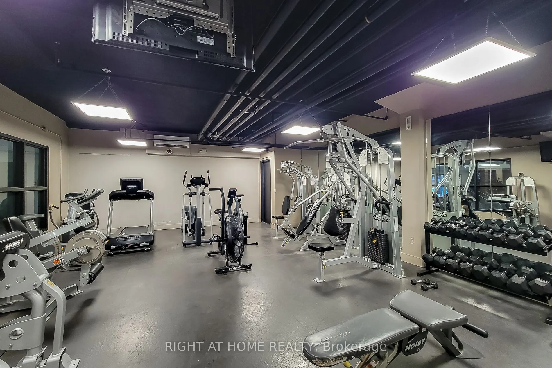 150 Charlton Avenue E, #601