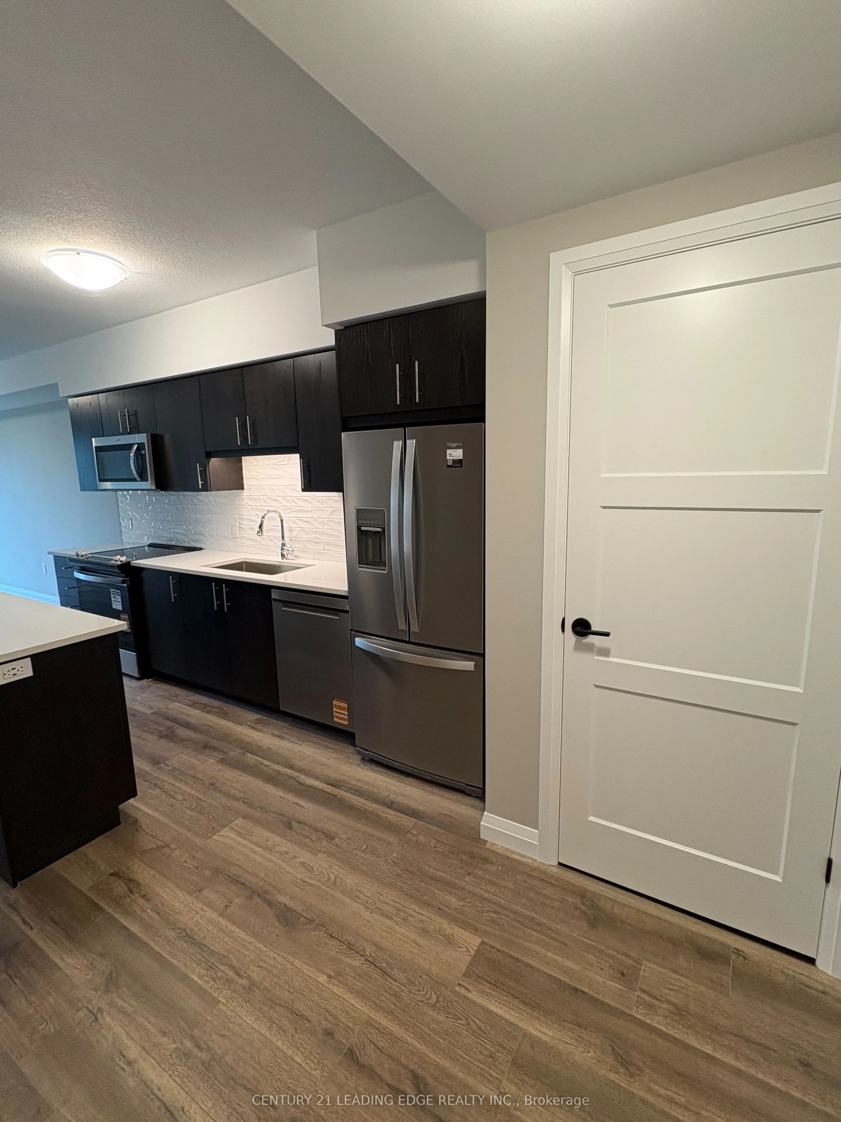 93 Arthur Street, #908