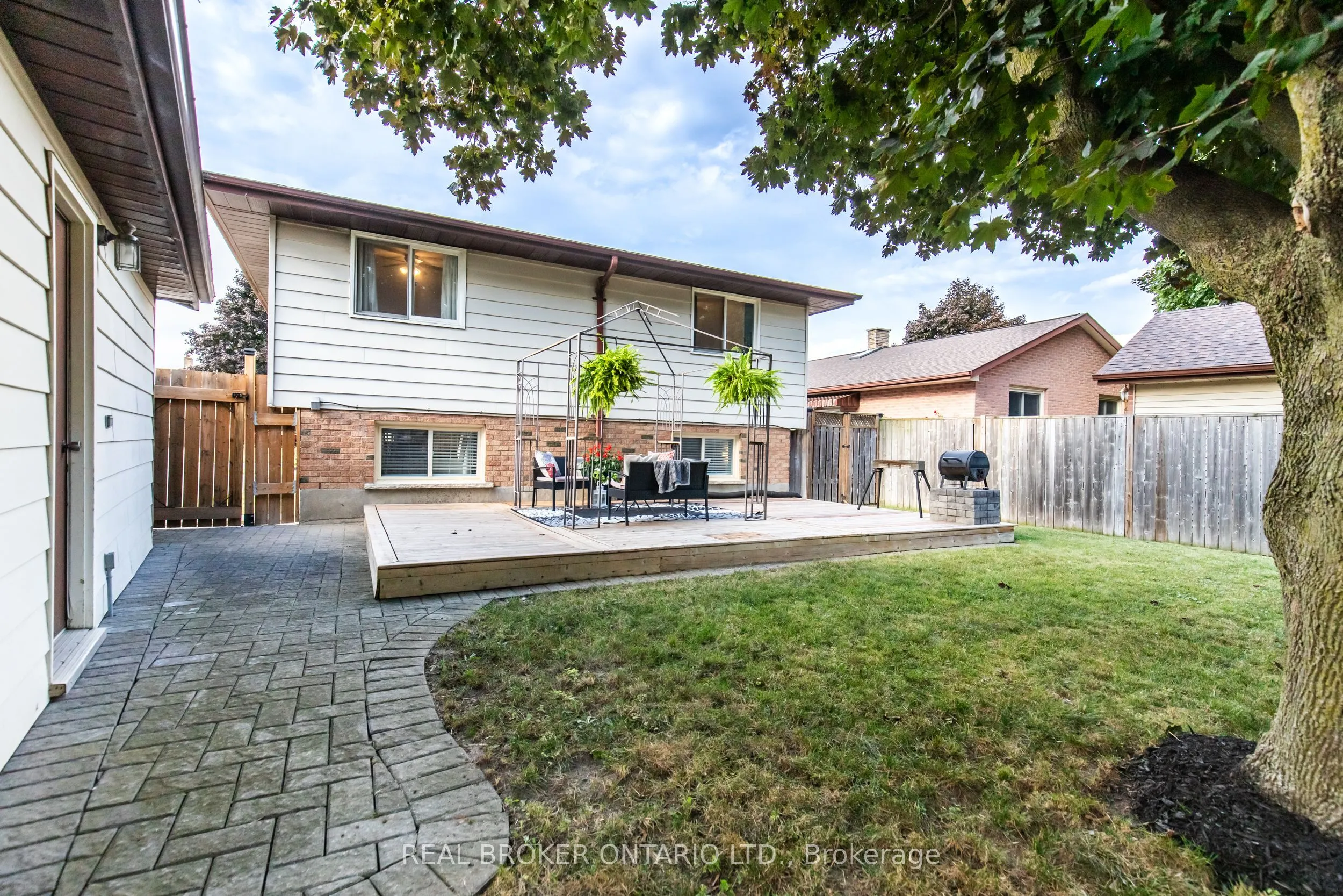 1134 Mohawk Street