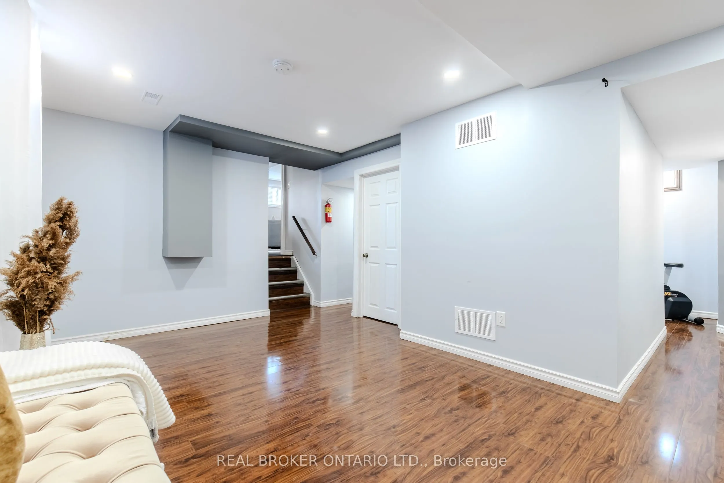 1134 Mohawk Street