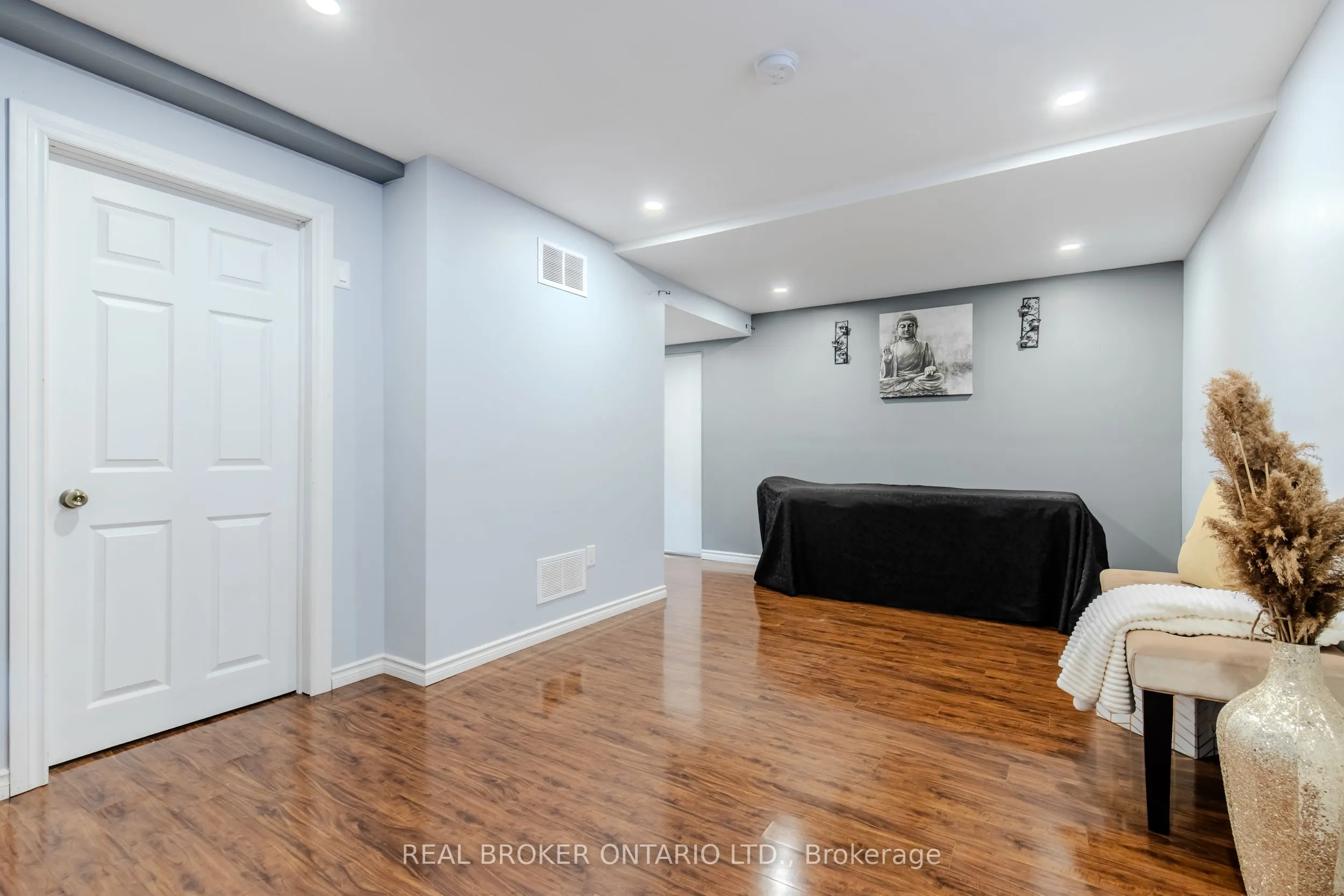 1134 Mohawk Street