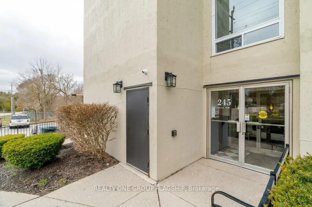 245 queen Street W, #202