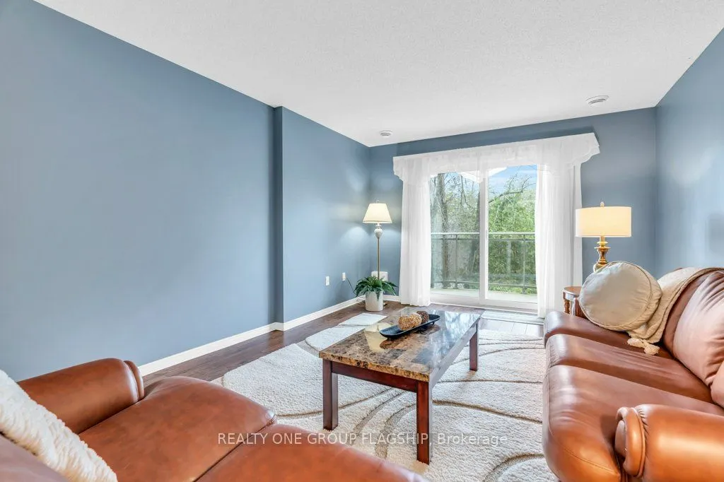 245 queen Street W, #202