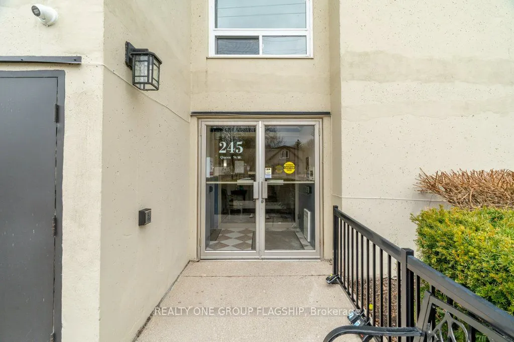 245 queen Street W, #202