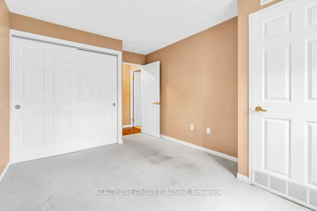 245 queen Street W, #202
