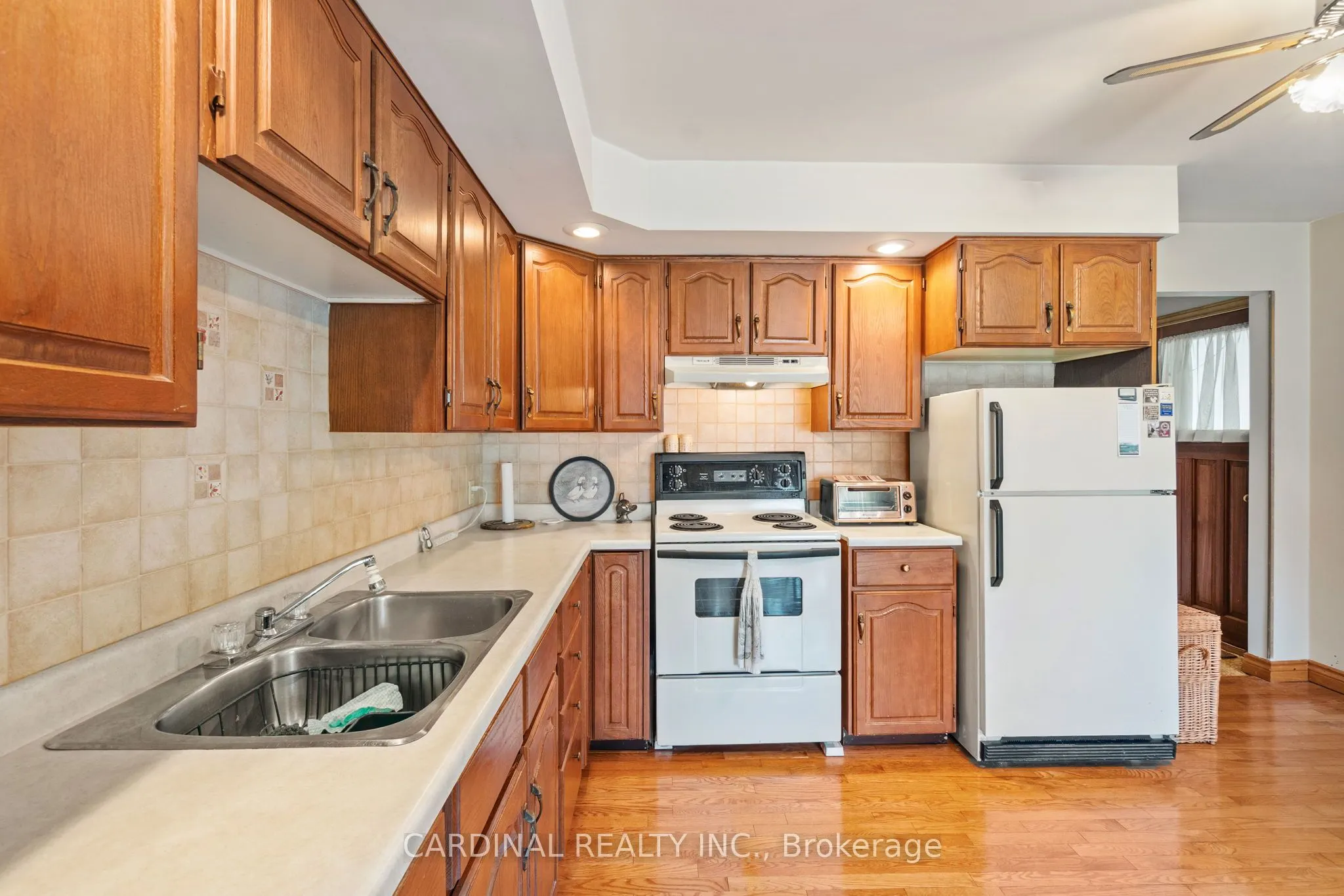 2574 Van Luven Road