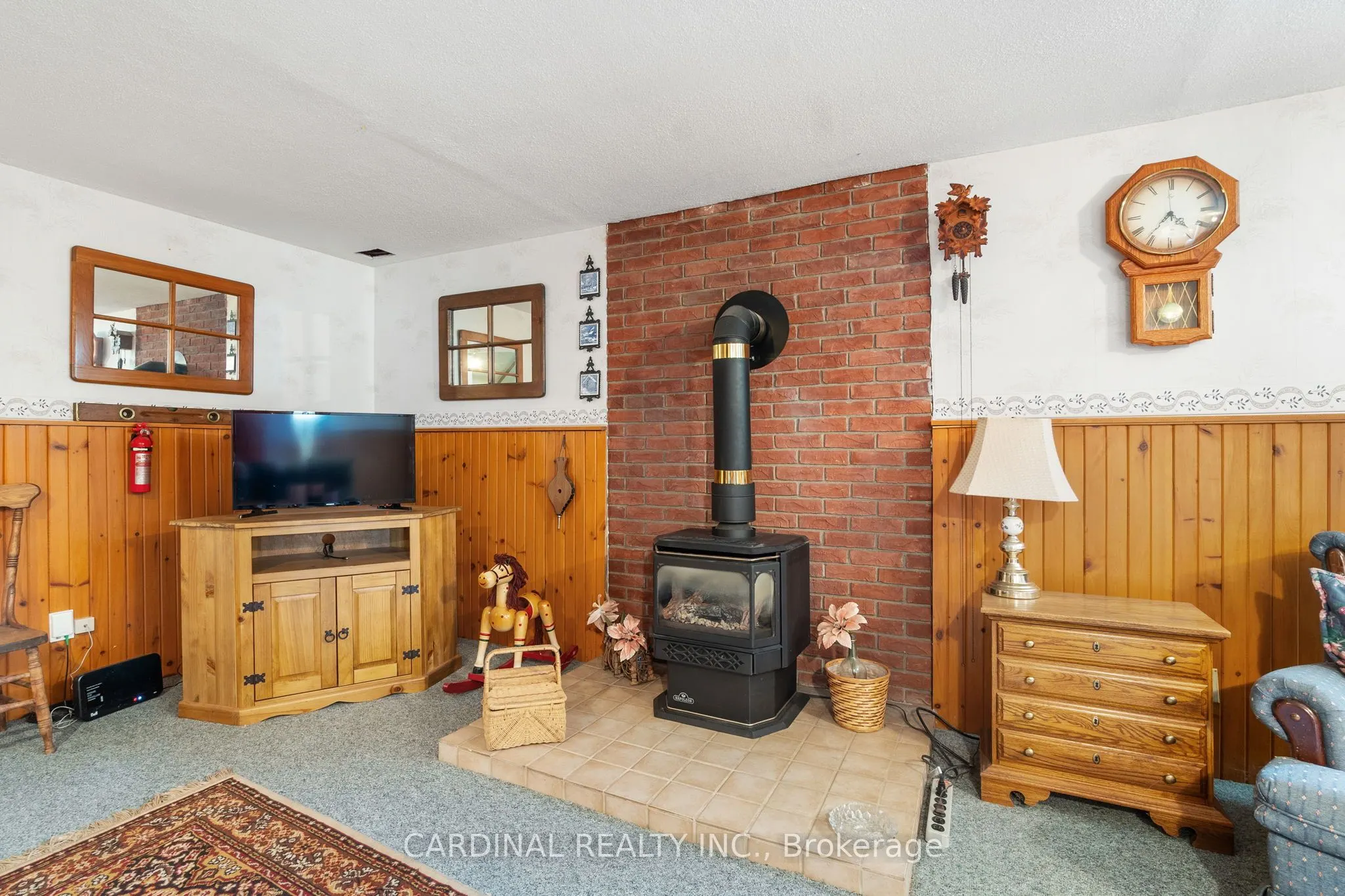 2574 Van Luven Road