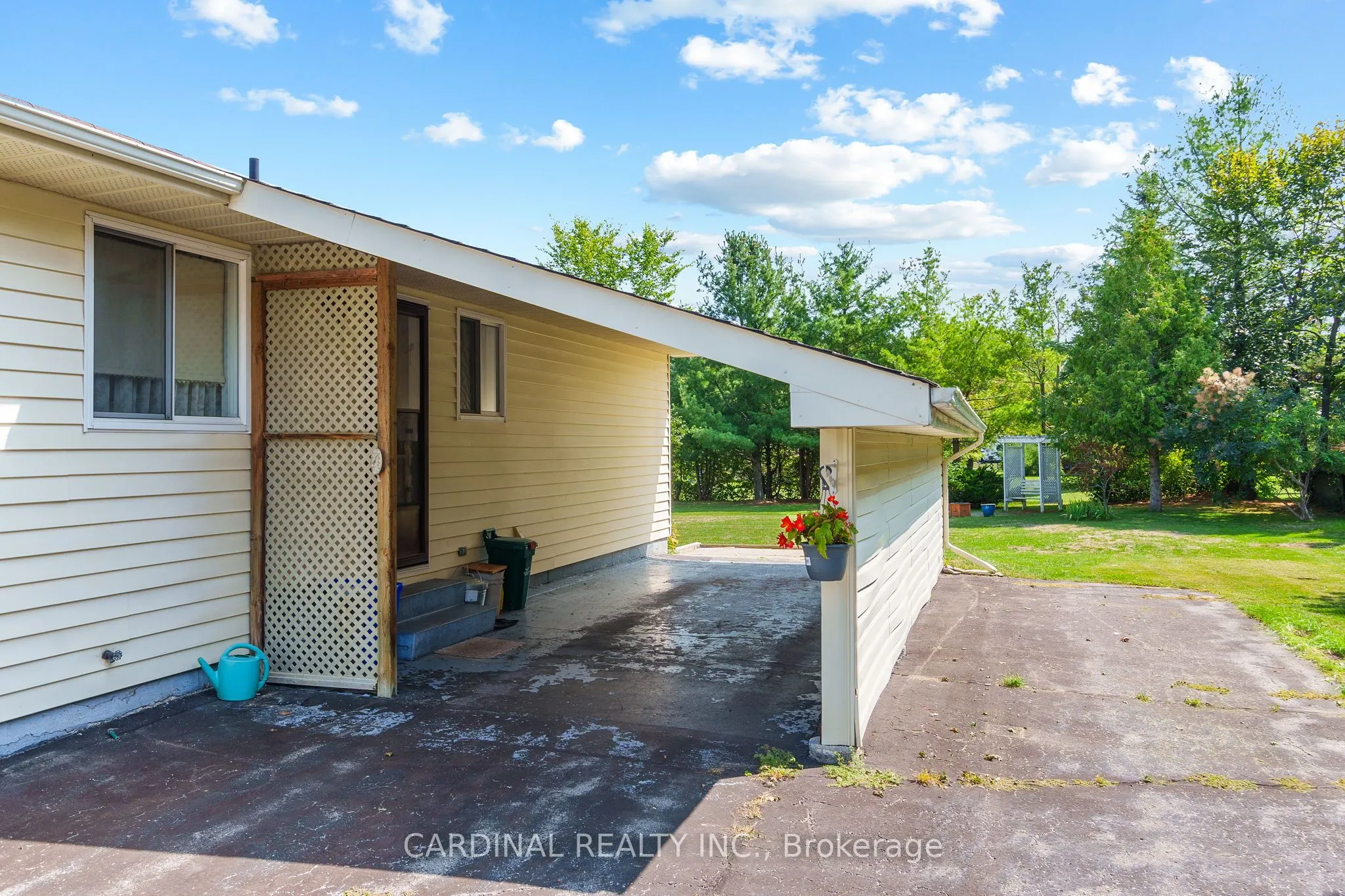 2574 Van Luven Road