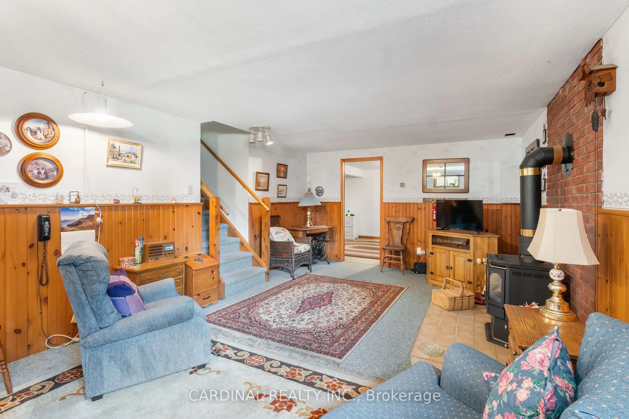 2574 Van Luven Road