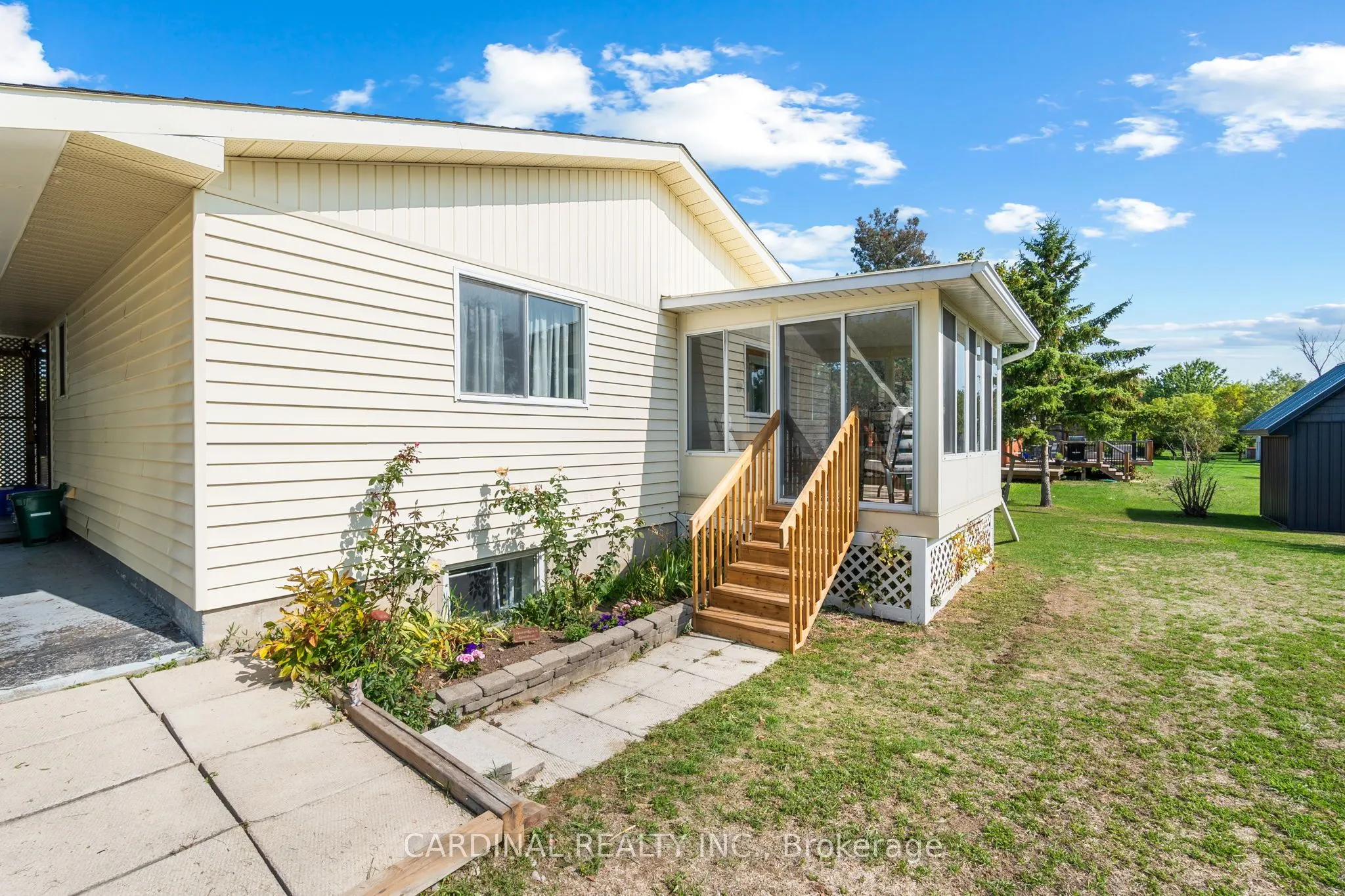 2574 Van Luven Road