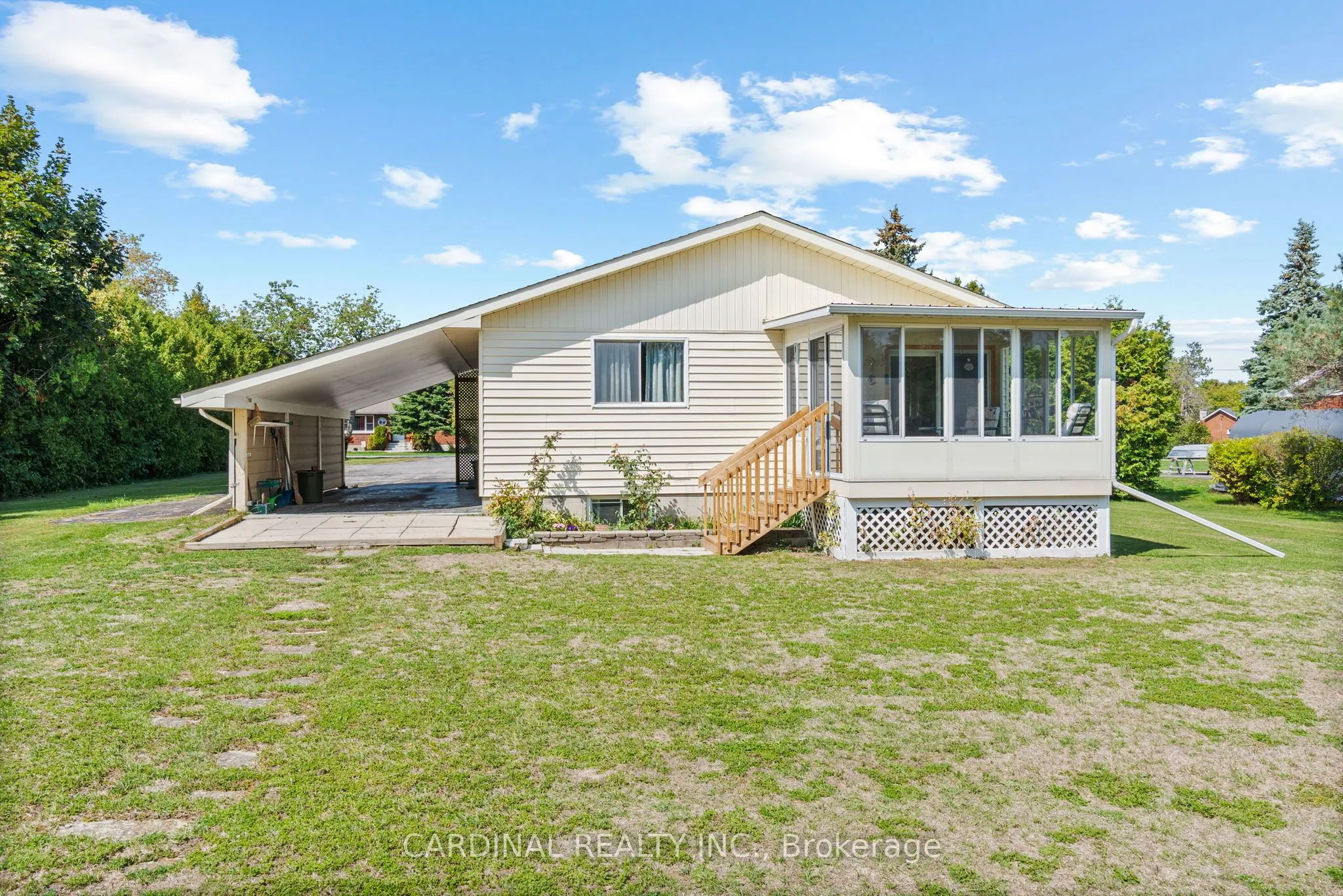 2574 Van Luven Road