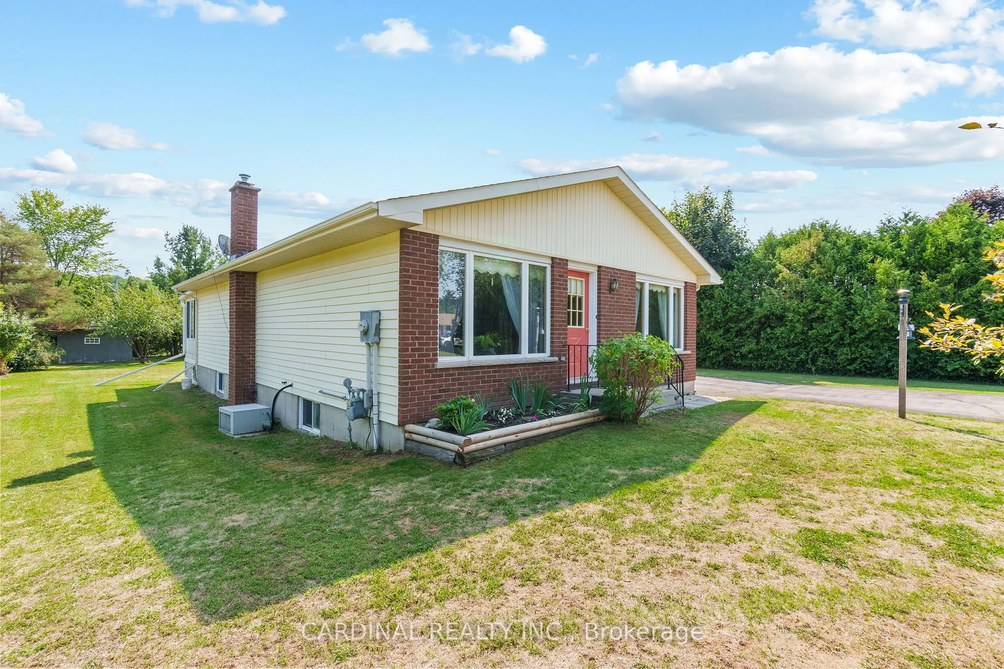 2574 Van Luven Road