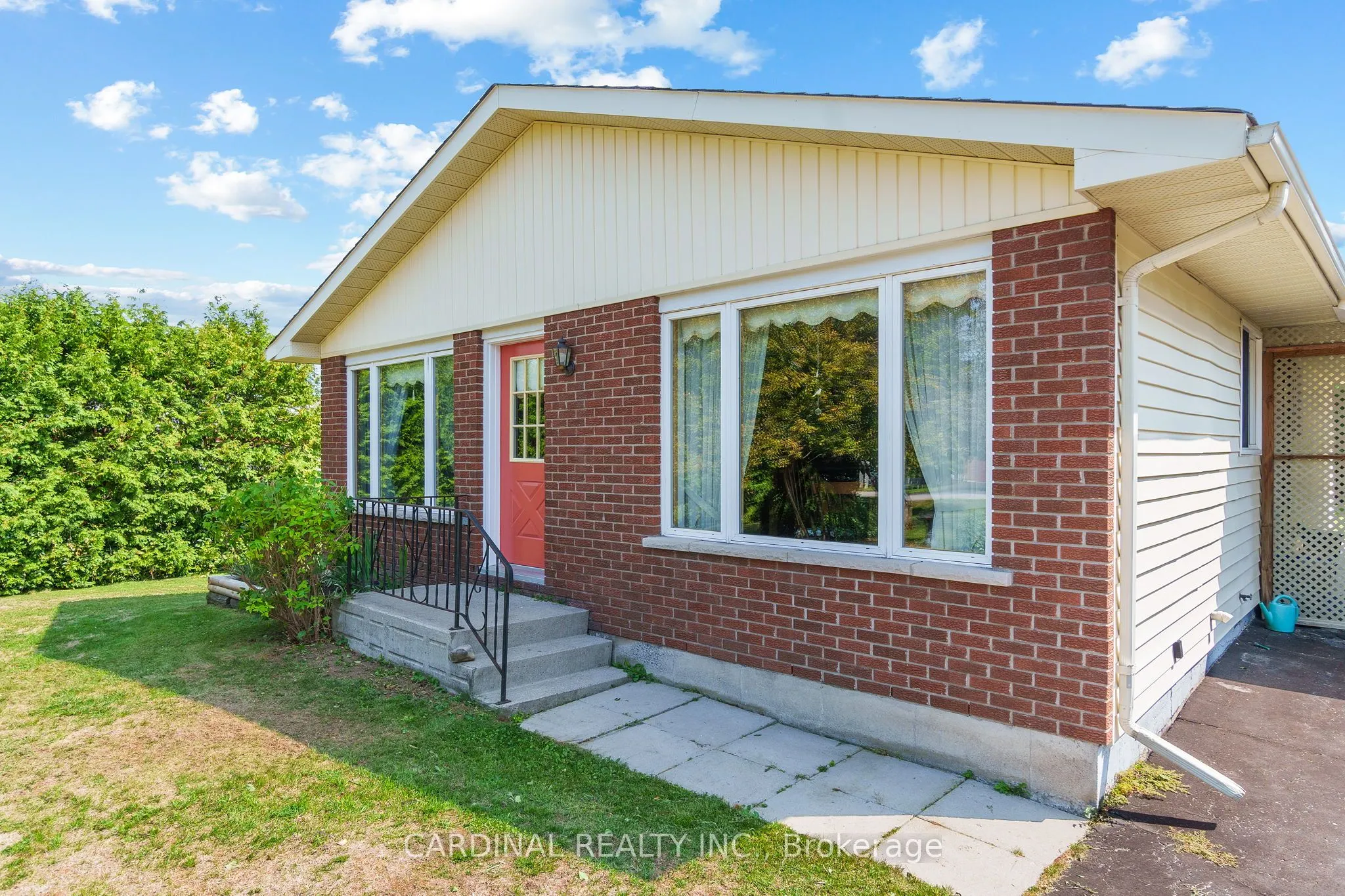 2574 Van Luven Road