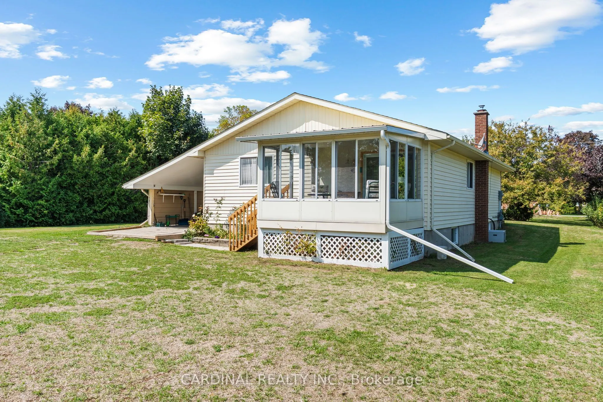 2574 Van Luven Road