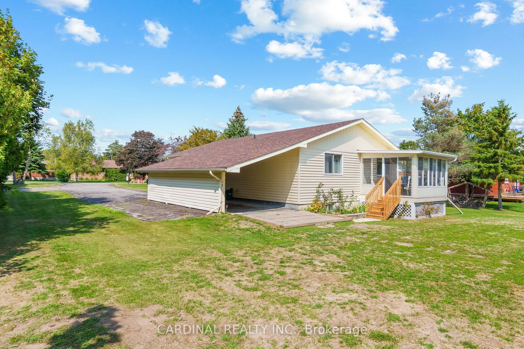 2574 Van Luven Road