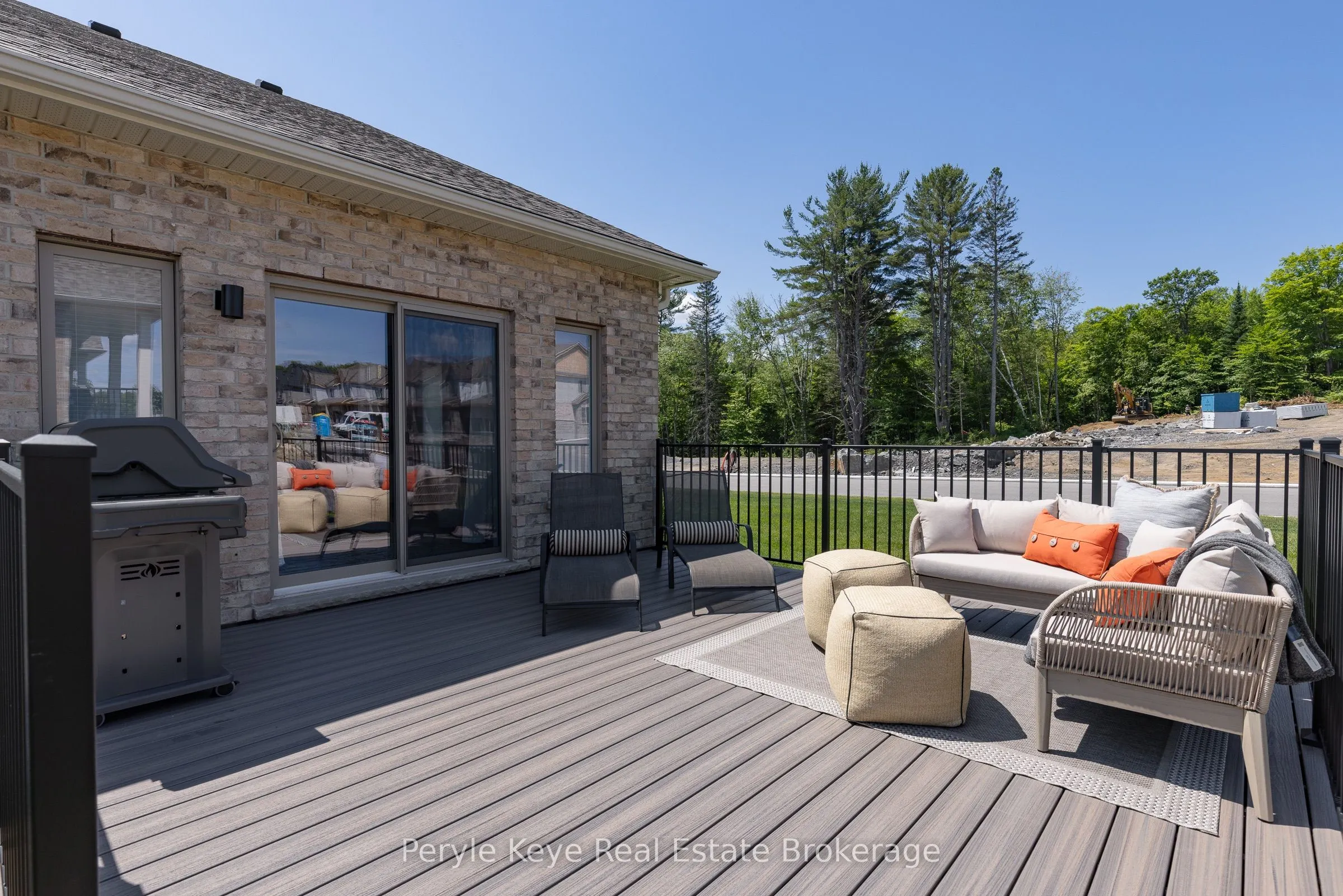 14 Charles Morley Boulevard