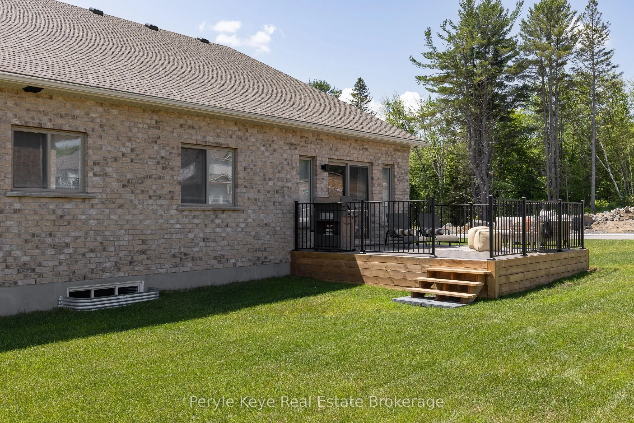 14 Charles Morley Boulevard