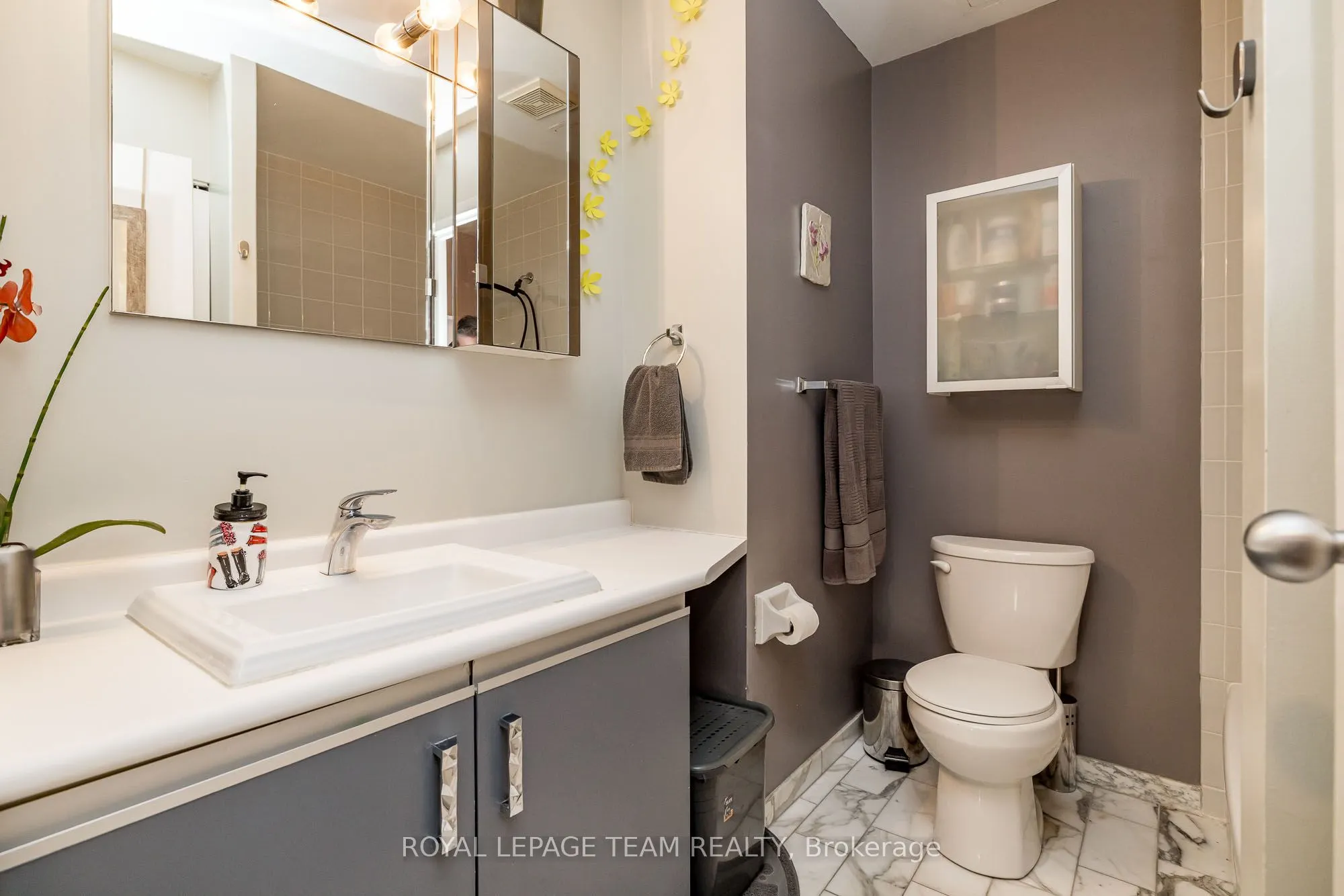 1025 Grenon Avenue, #115