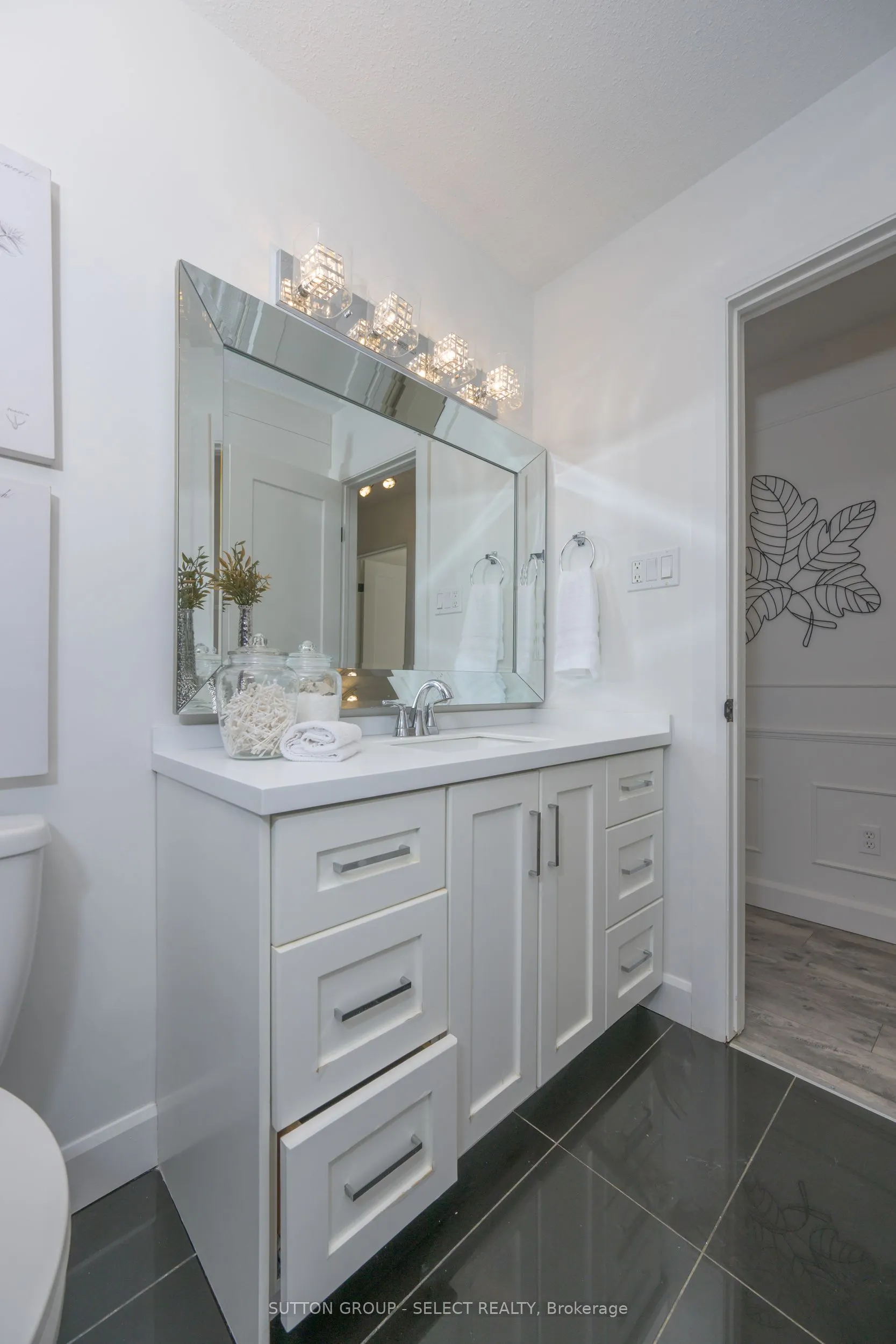 522 CRANBROOK Road, #5