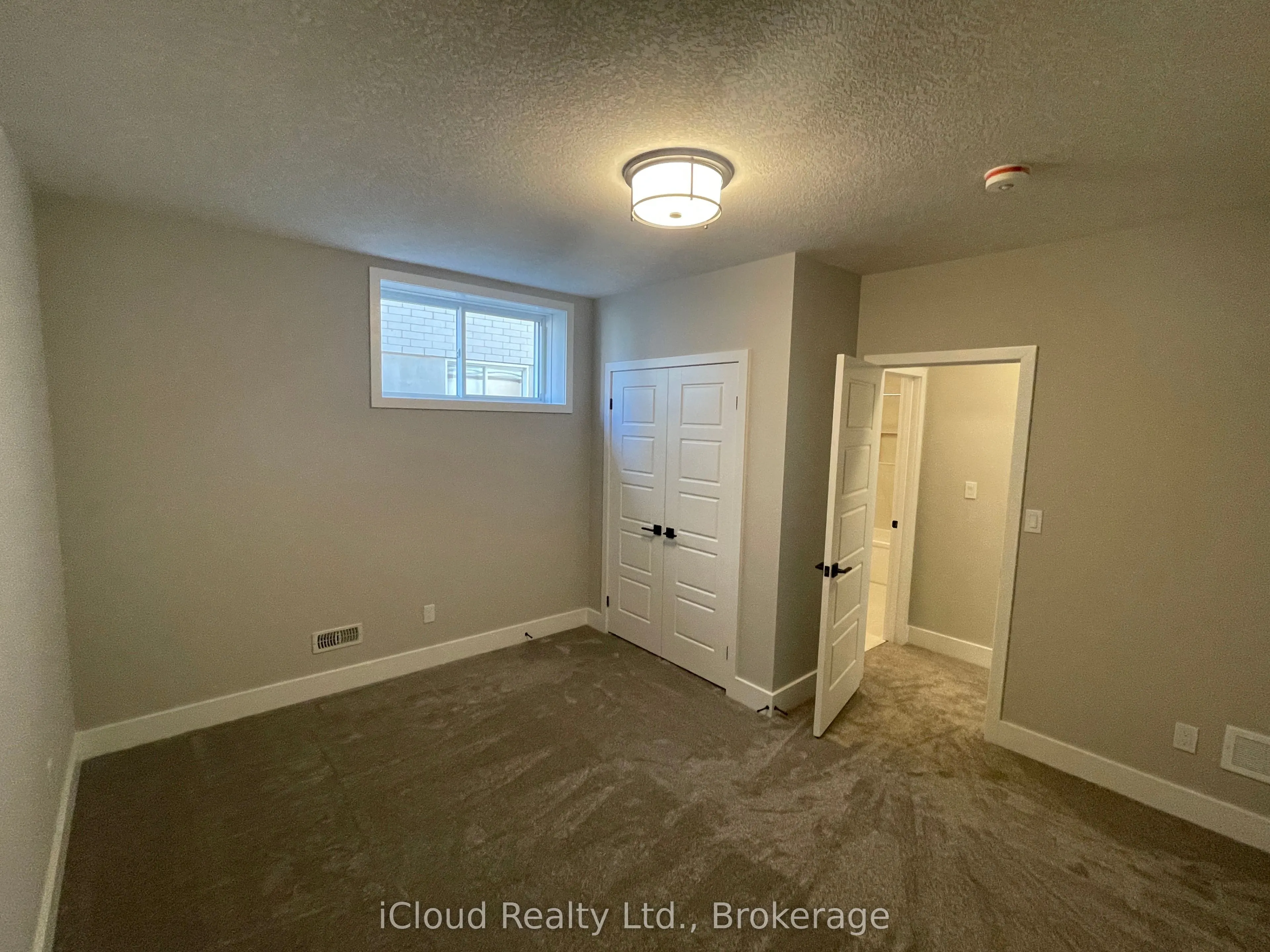 27 Hollybrook Trail, #Lower