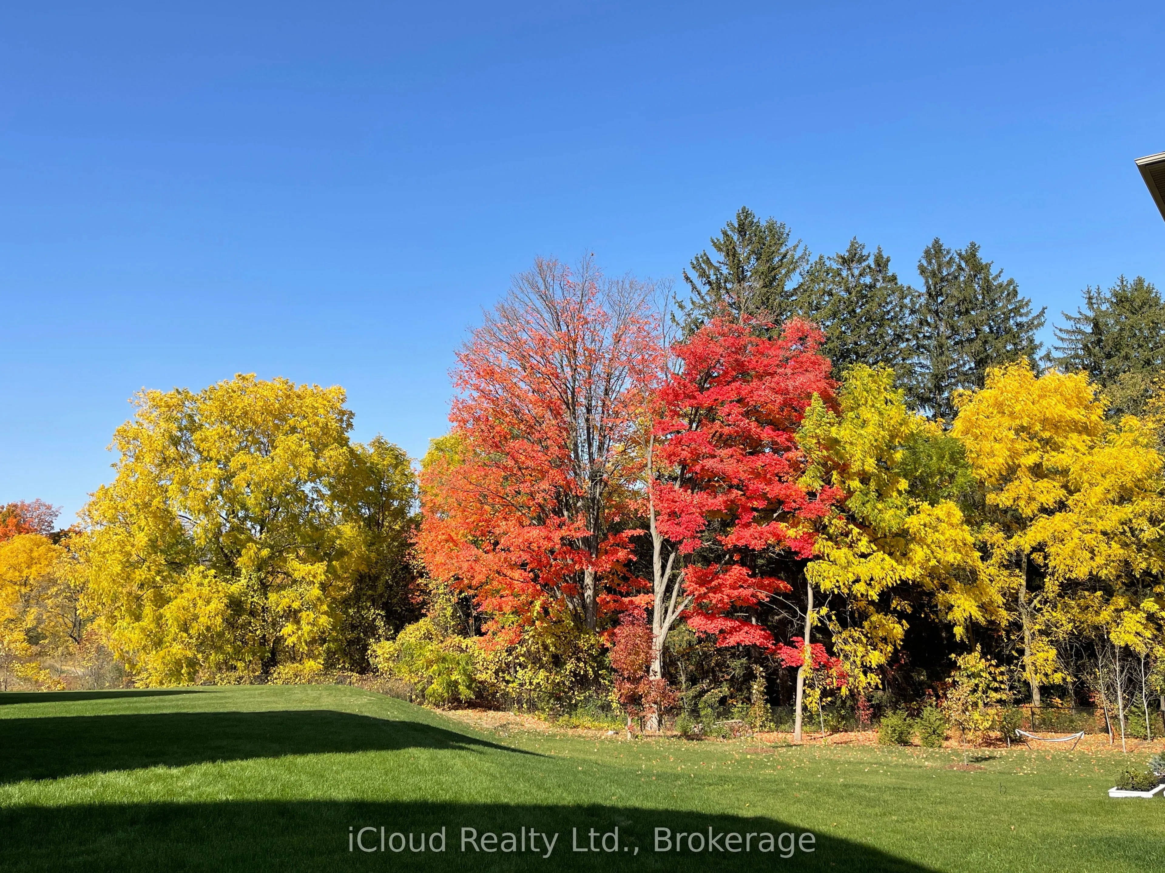 27 Hollybrook Trail, #Lower