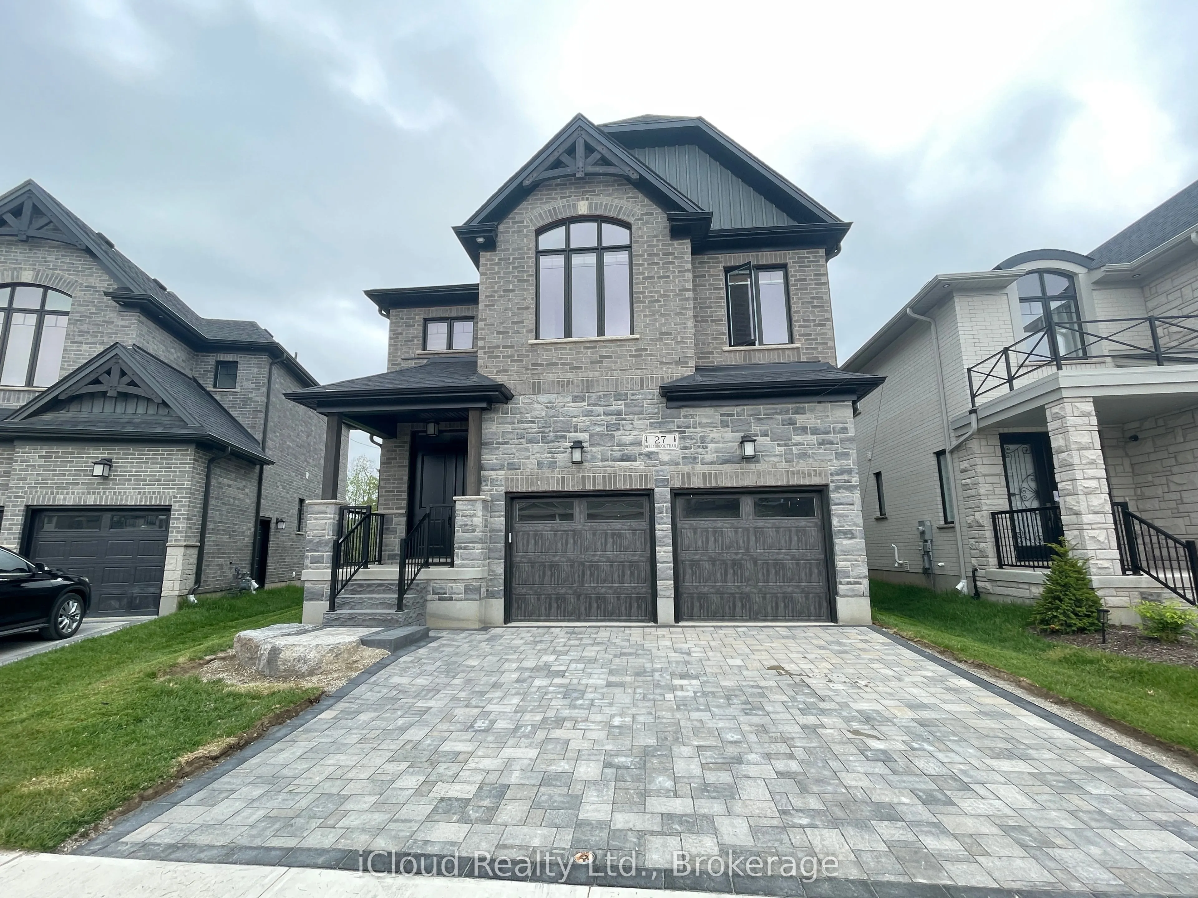 27 Hollybrook Trail, #Lower