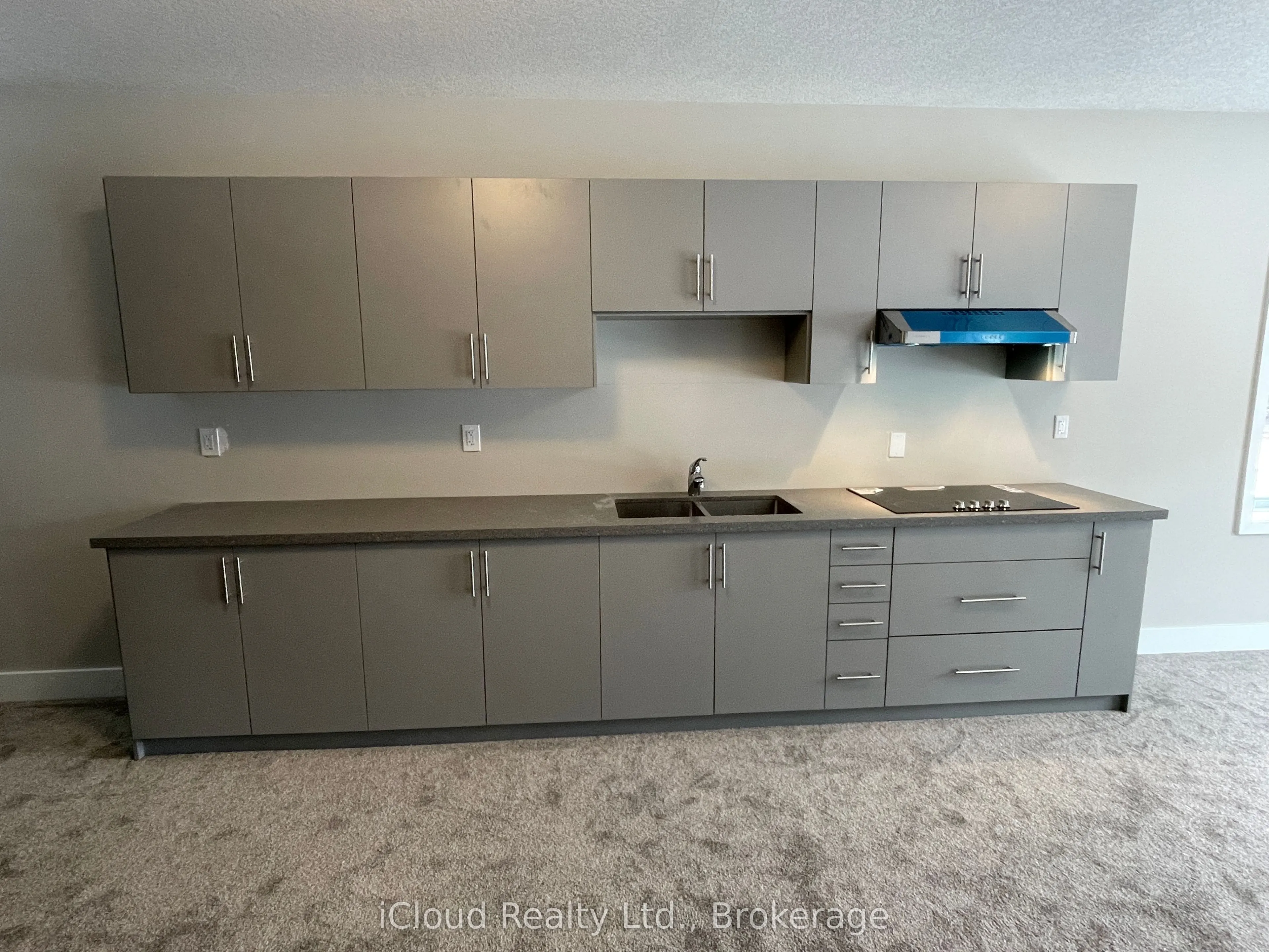 27 Hollybrook Trail, #Lower
