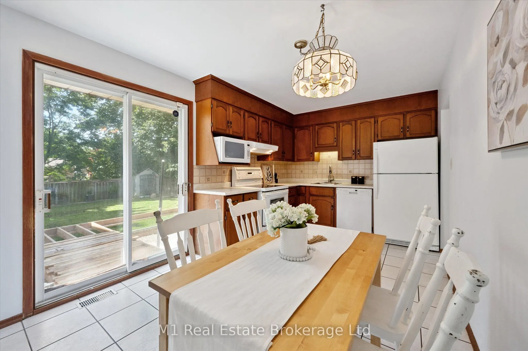 16 Hastings Boulevard