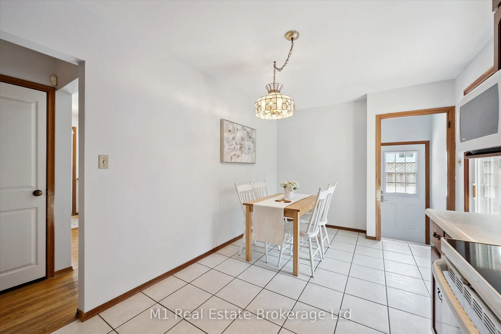 16 Hastings Boulevard